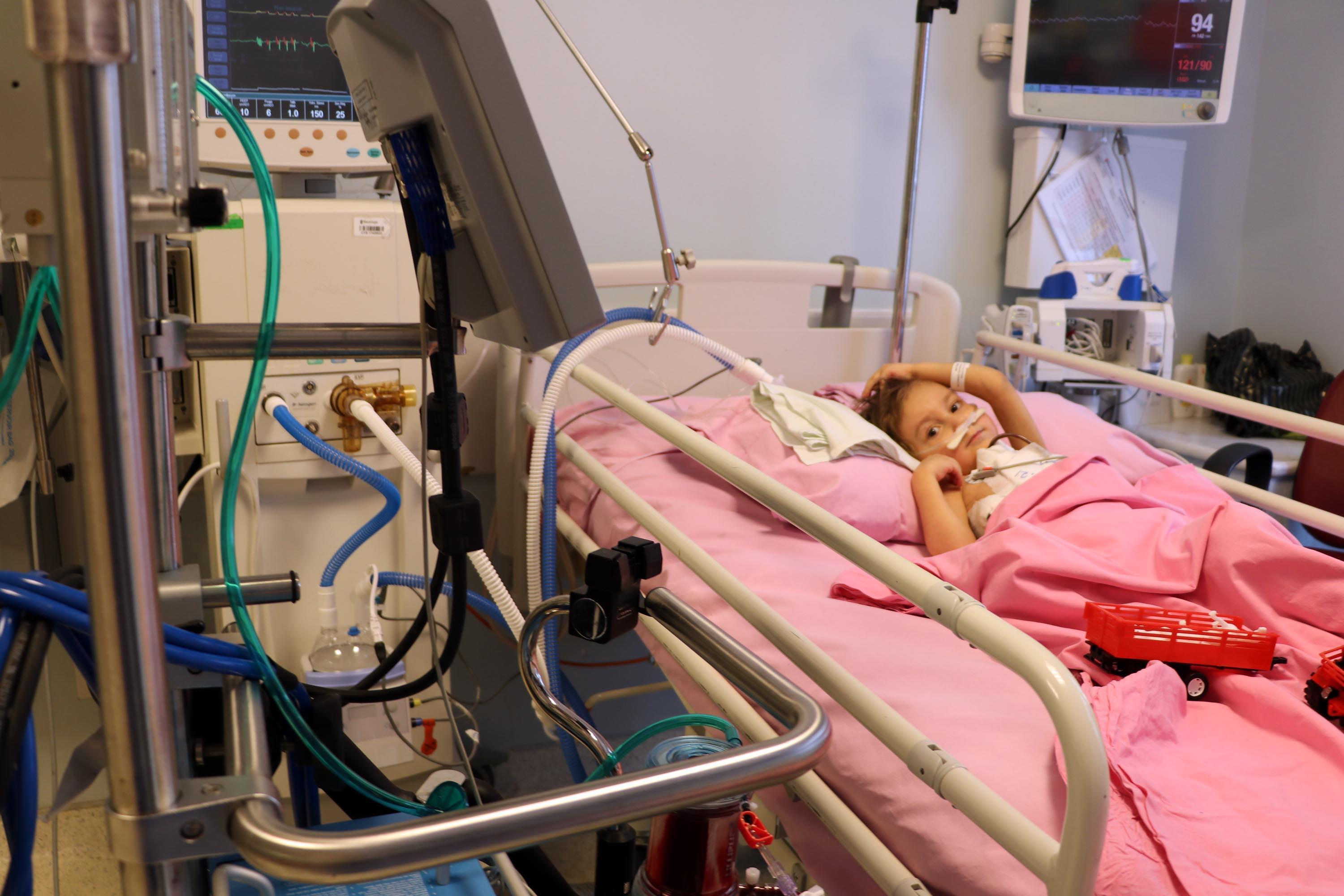 Ali Hamza, 3 aydır kalp cihazına bağlı nakil bekliyor