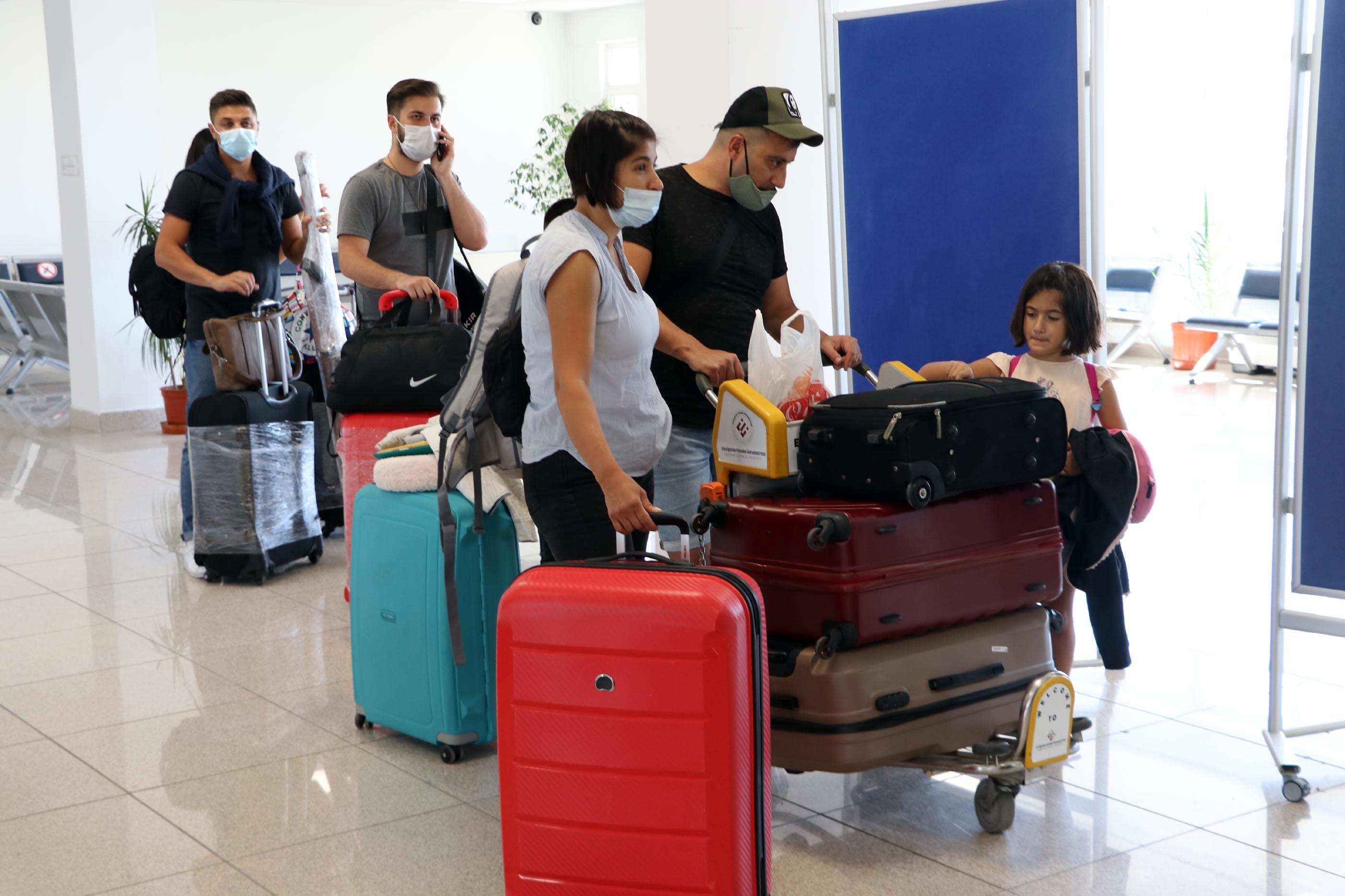 Türkiyenin tek üniversite havalimanı yılda 100 bin yolcuya hizmet veriyor