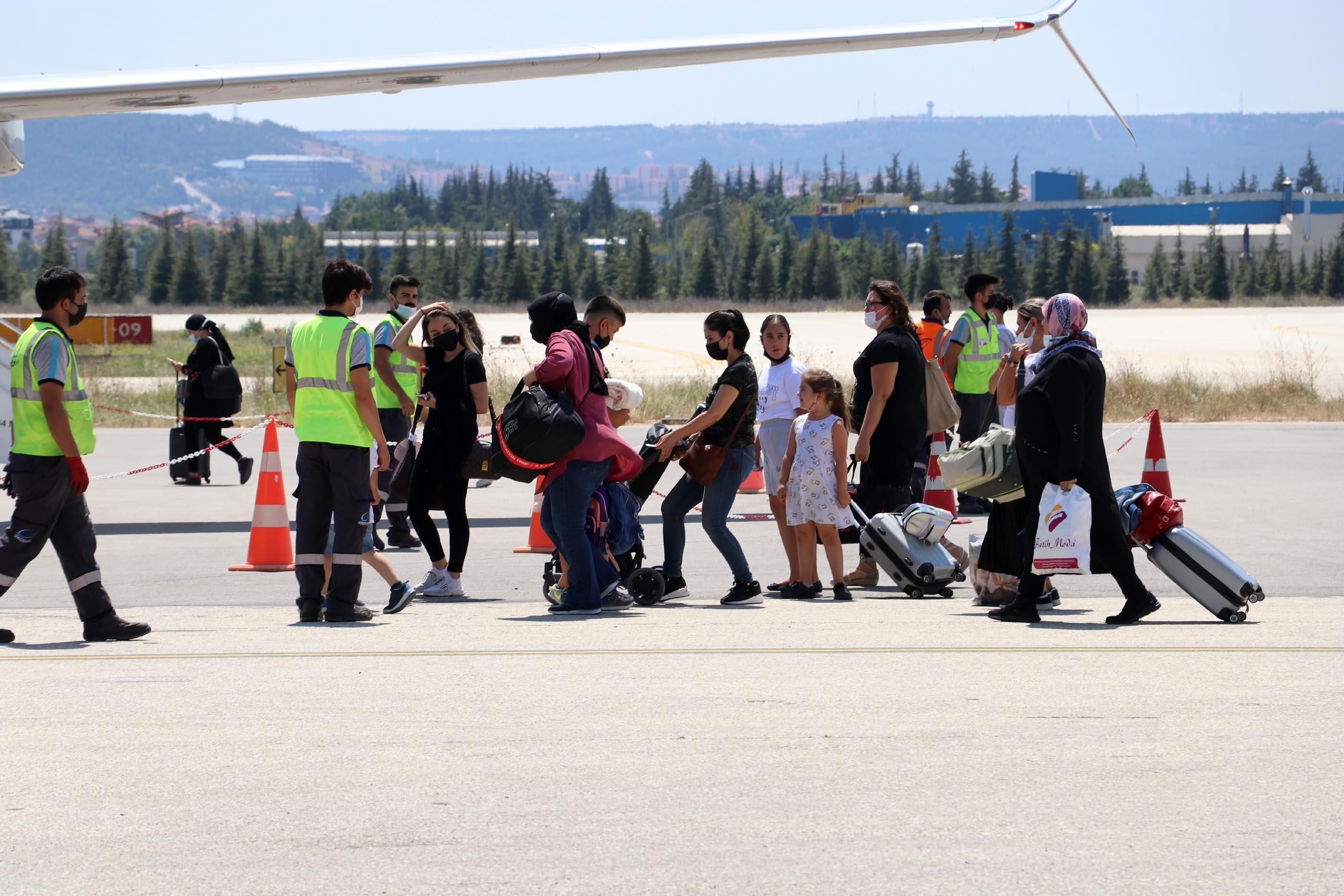 Türkiyenin tek üniversite havalimanı yılda 100 bin yolcuya hizmet veriyor