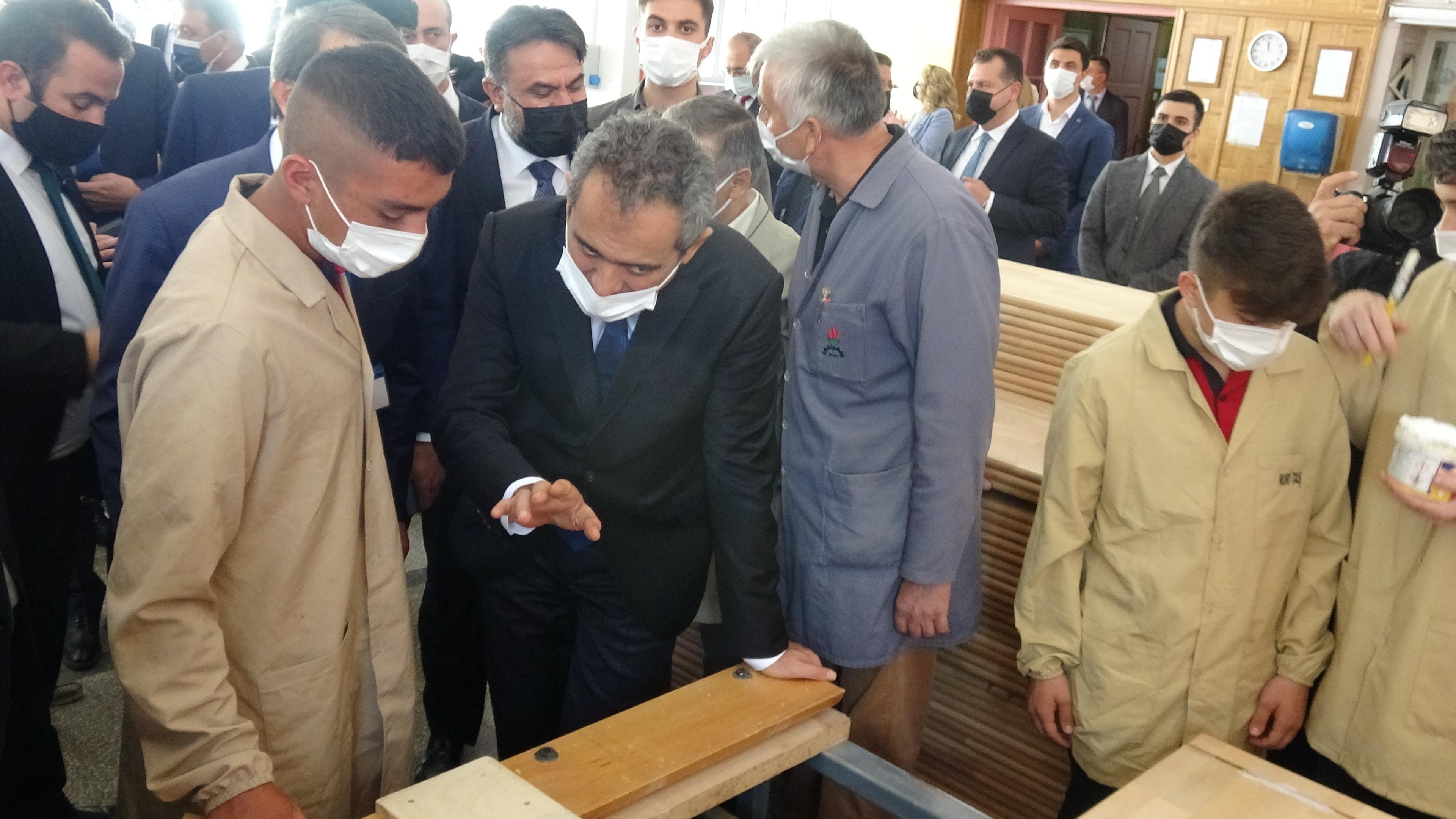 Bakan Özer: Aşılanmış ve antikor oluşturmuş öğretmen oranımız yüzde 90