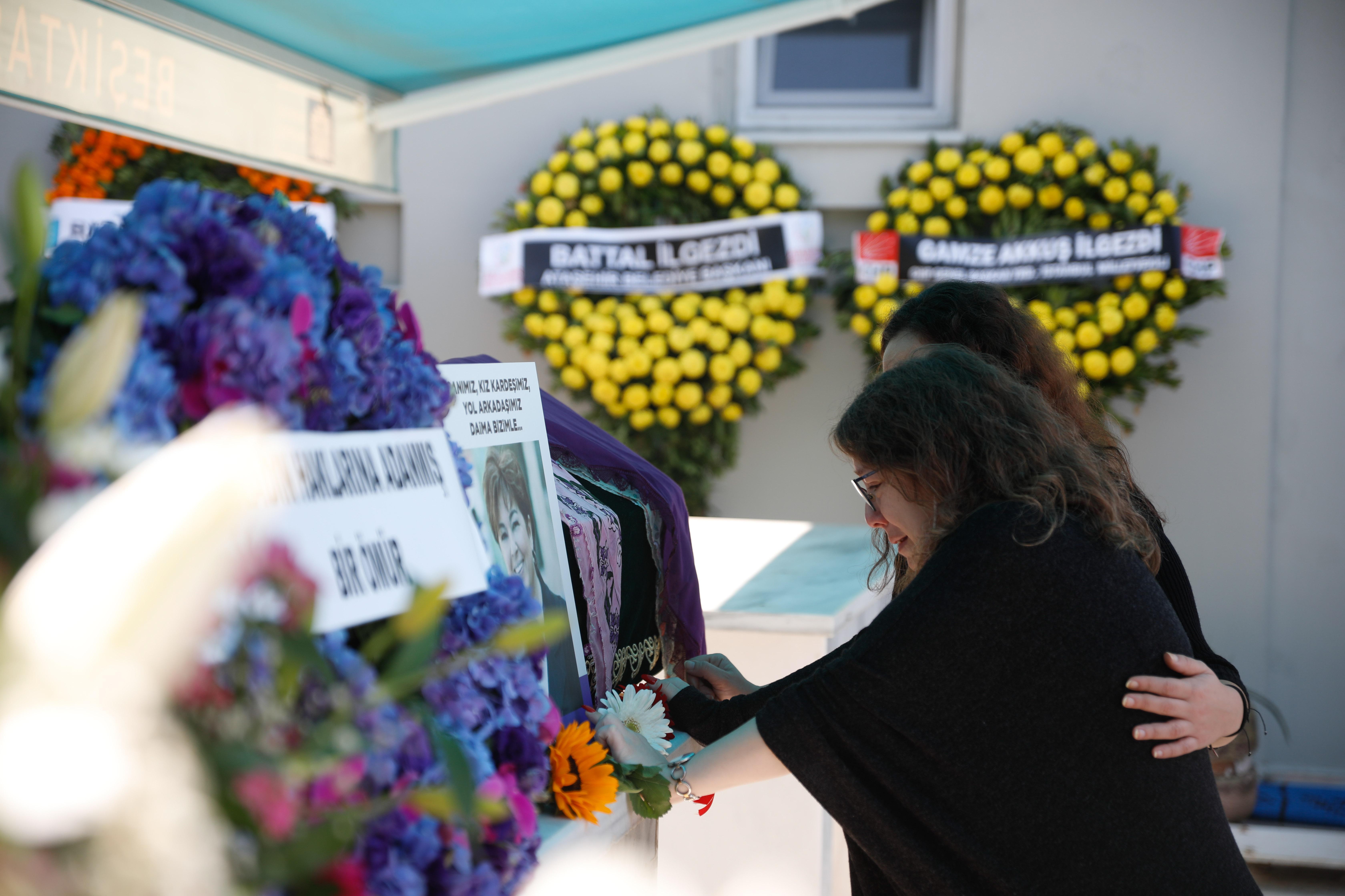 Kadın hakları savunucusu Fatma Çiğdem Aydın son yolculuğuna uğurlandı