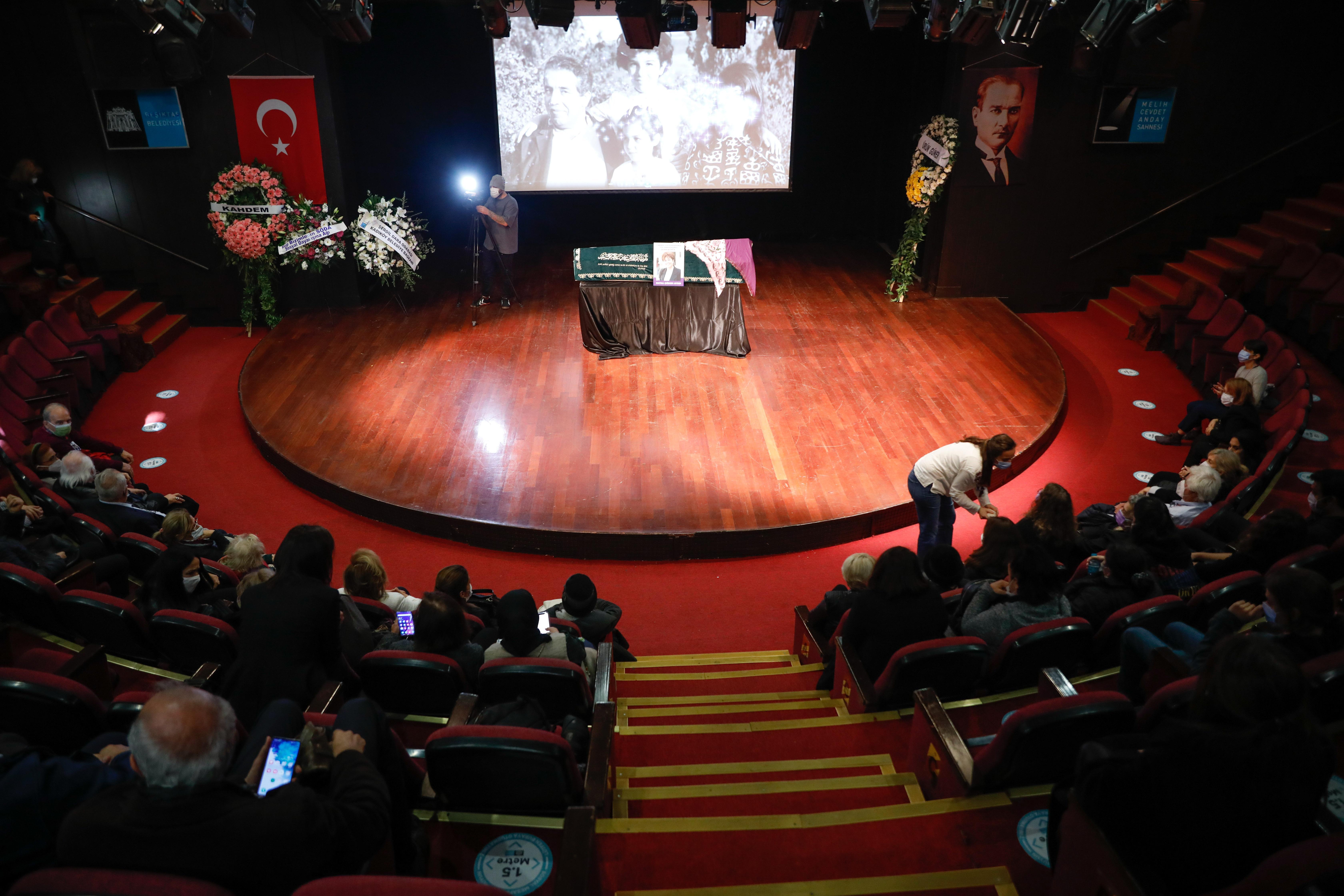 Kadın hakları savunucusu Fatma Çiğdem Aydın son yolculuğuna uğurlandı