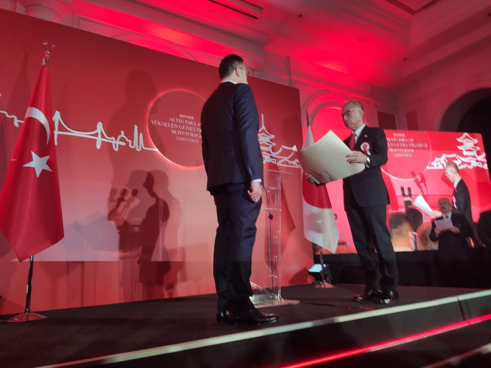 M. İlker Aycıya Japonya Devlet Nişanı