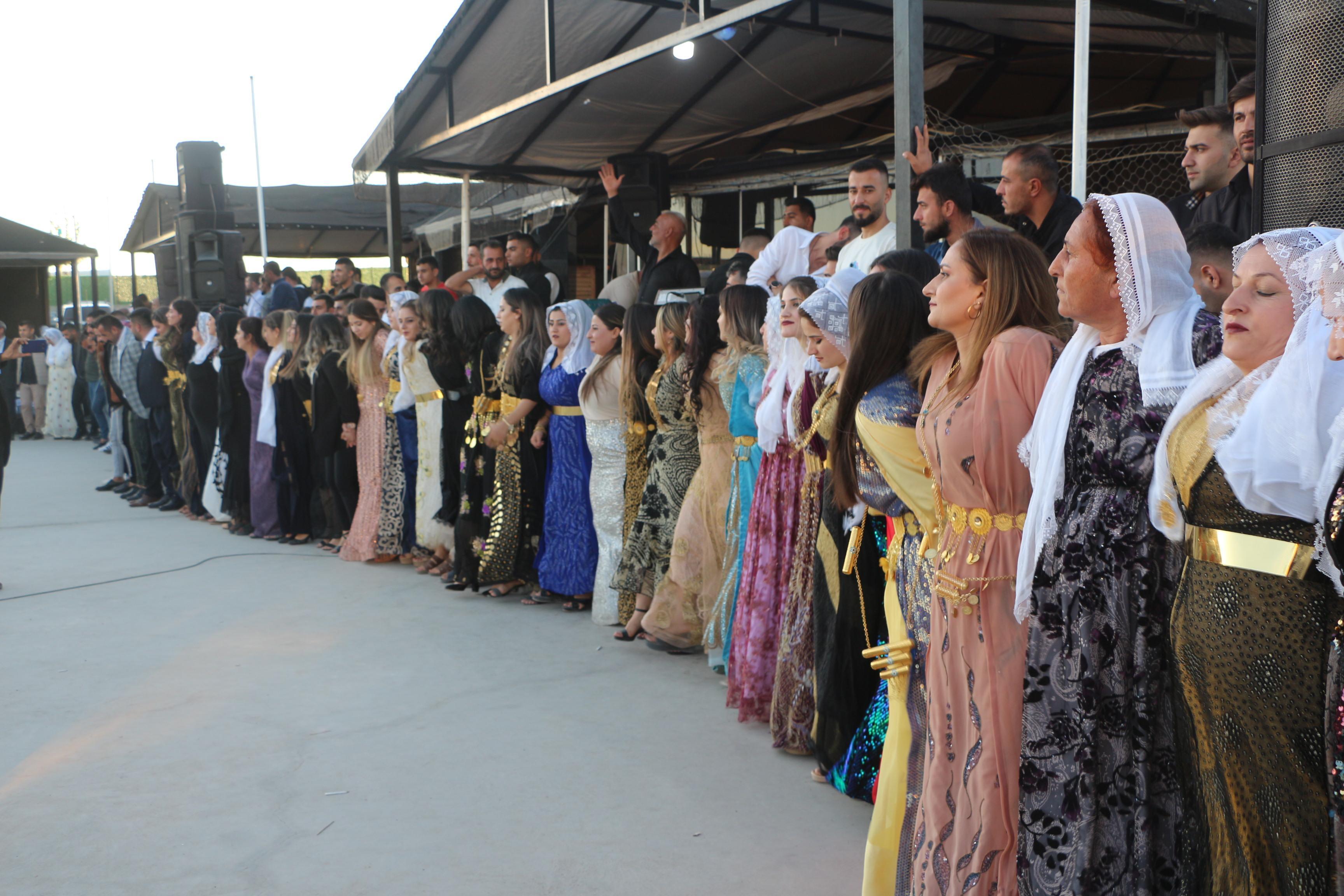 Şırnak’ta 3 kardeşe tek düğün