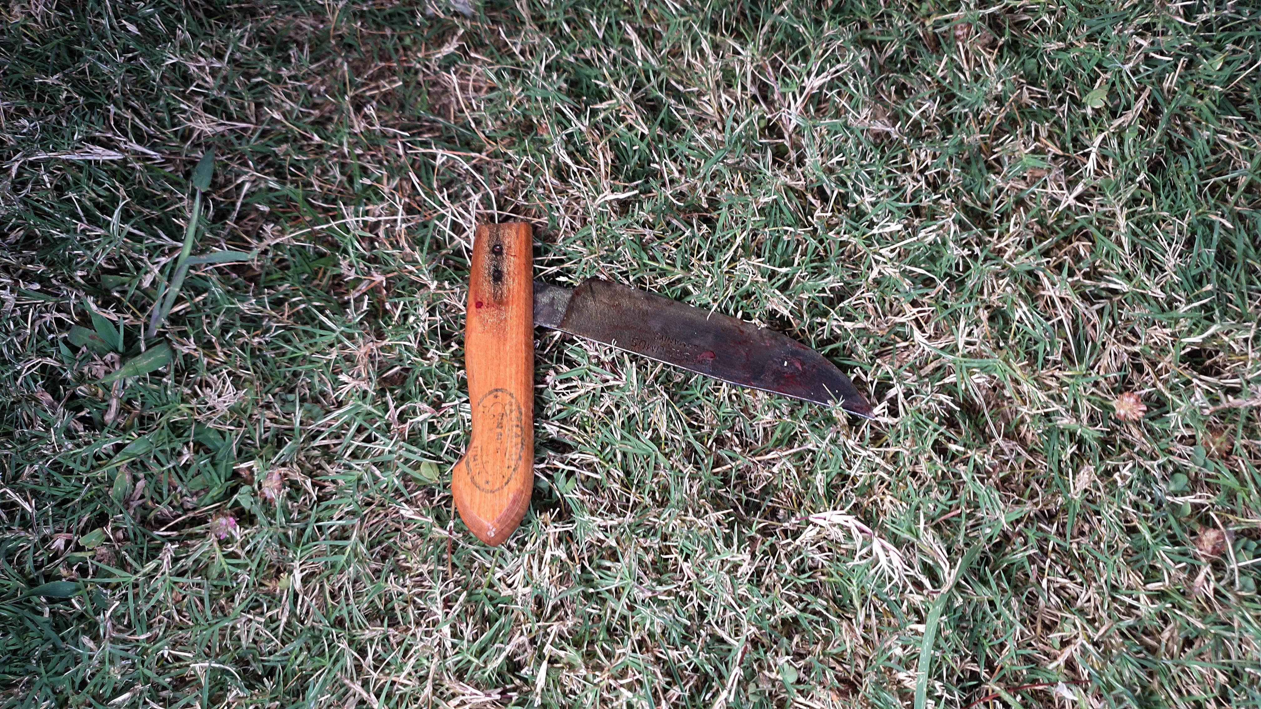 Tartıştığı kişiyi boynundan bıçakladı, kaçmaya çalışırken otobüs çarptı