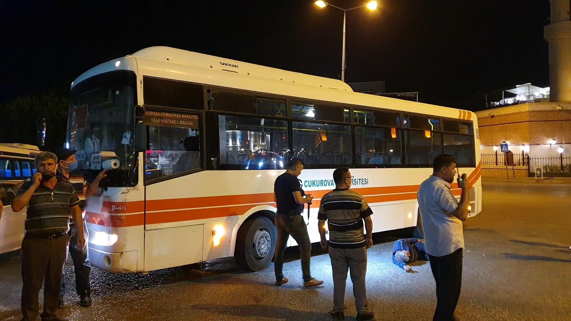 Tartıştığı kişiyi boynundan bıçakladı, kaçmaya çalışırken otobüs çarptı