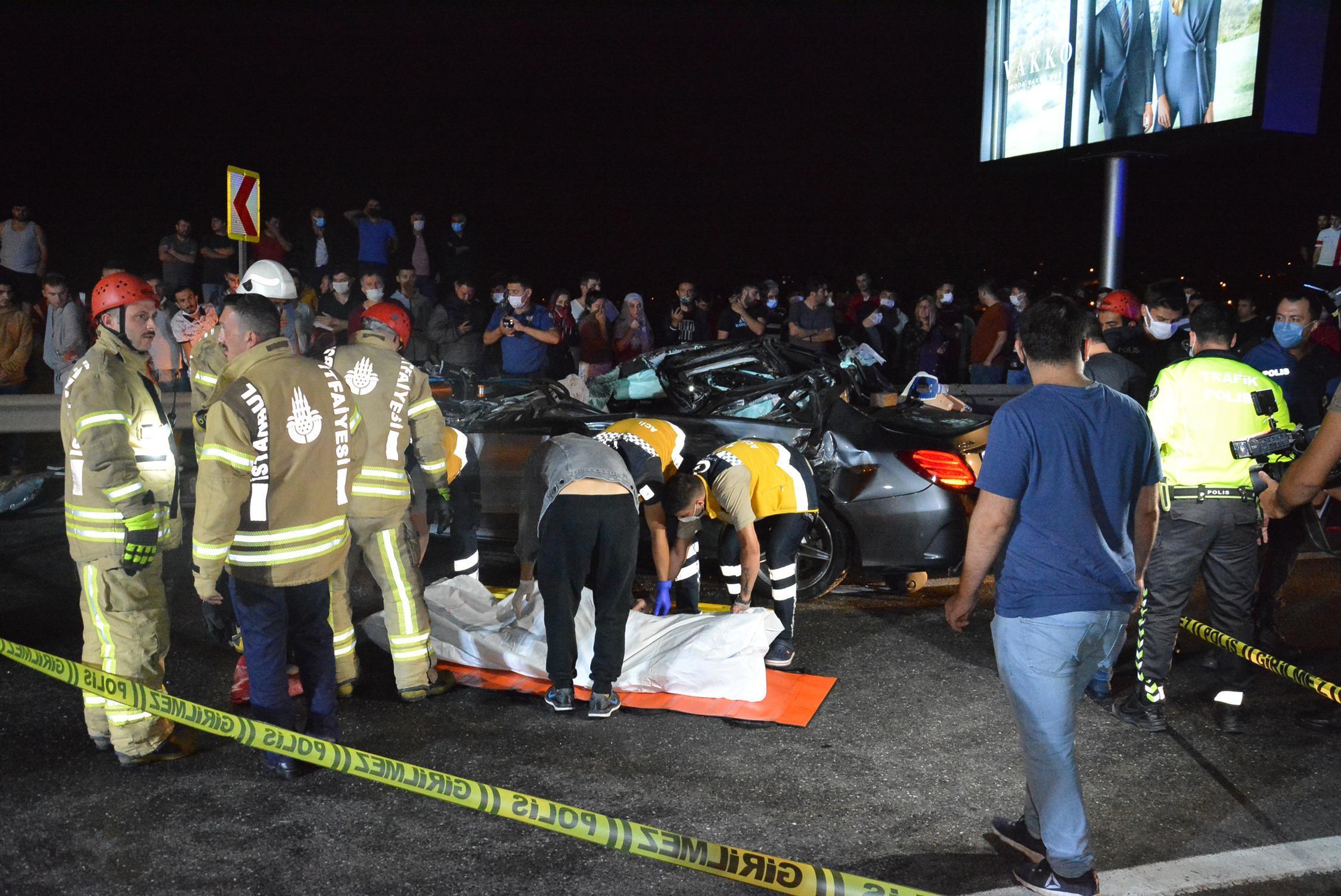 Beykozda lastiği patlayan otomobil kazaya neden oldu: 3 ölü, 3 yaralı