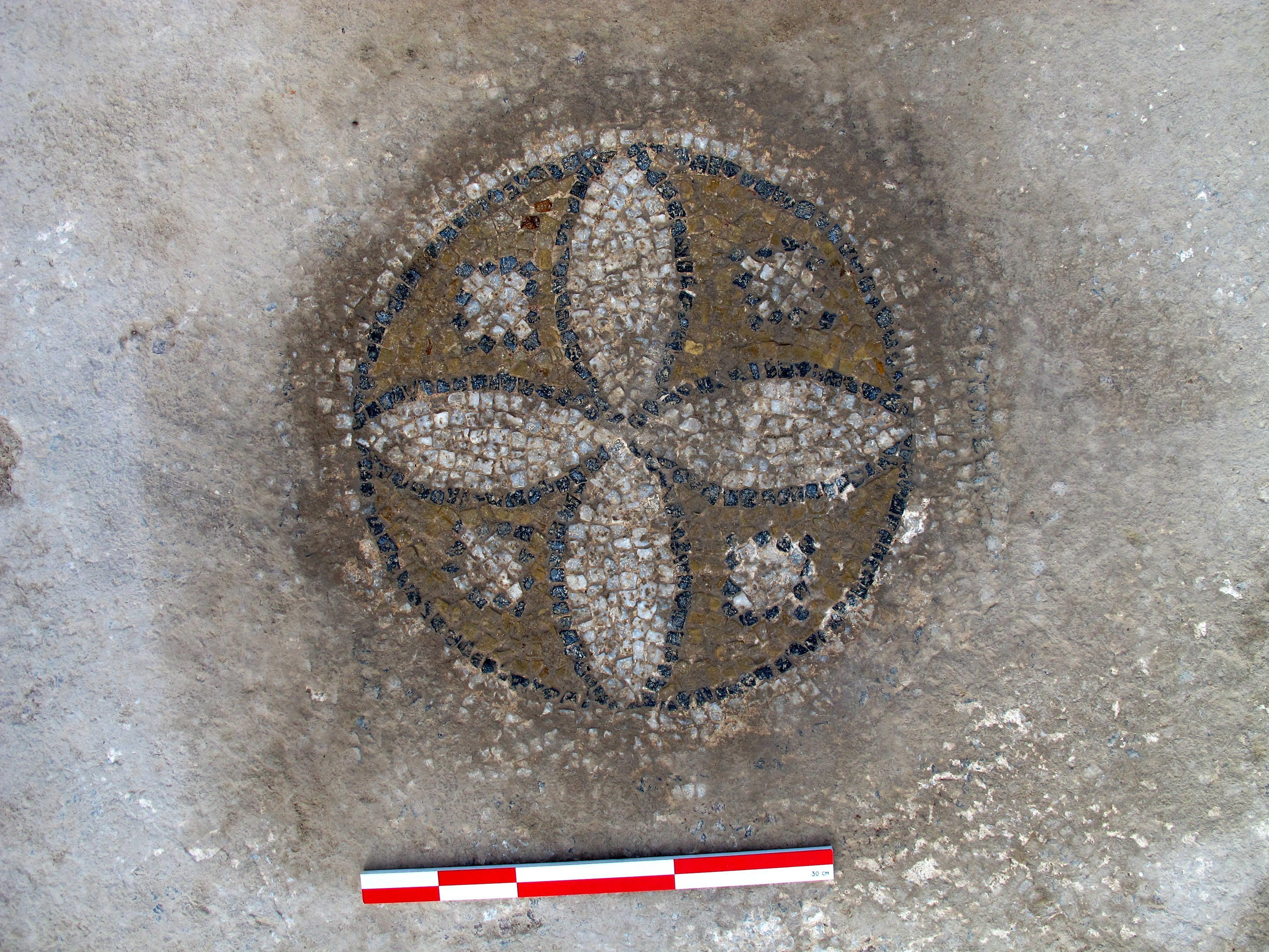 Troya Ören Yerinde Helenistik ve Roma dönemine ait mozaik bulundu