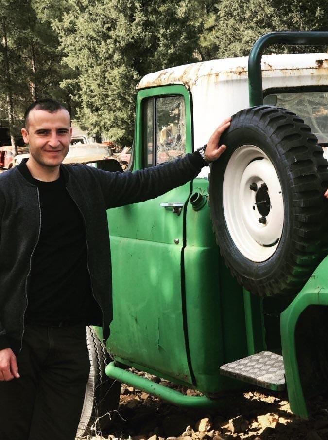 Uzman çavuş, otomobille minibüse çarptığı kazada öldü