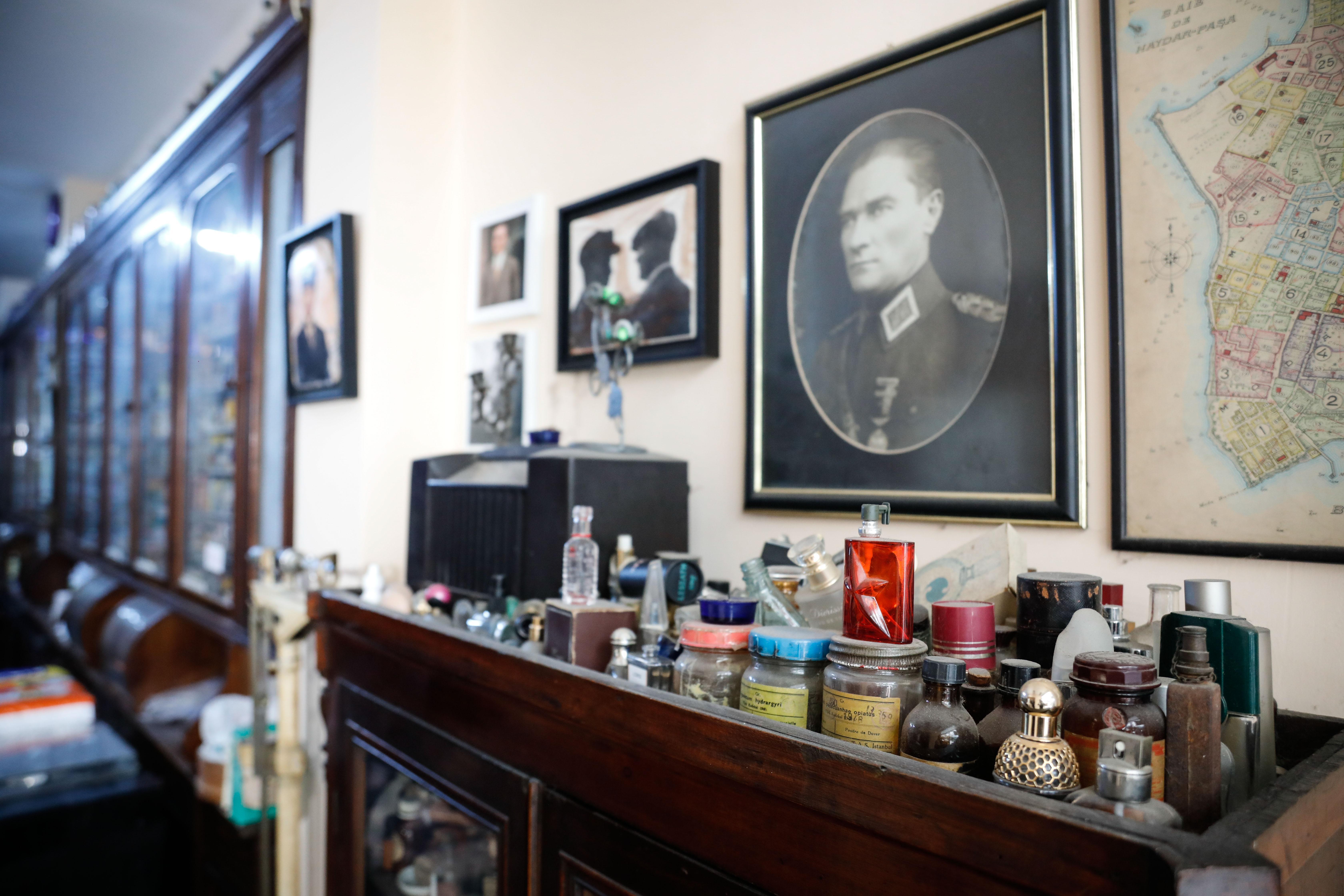 İstanbulun en eski eczanesi 119 yıldır şifa dağıtıyor