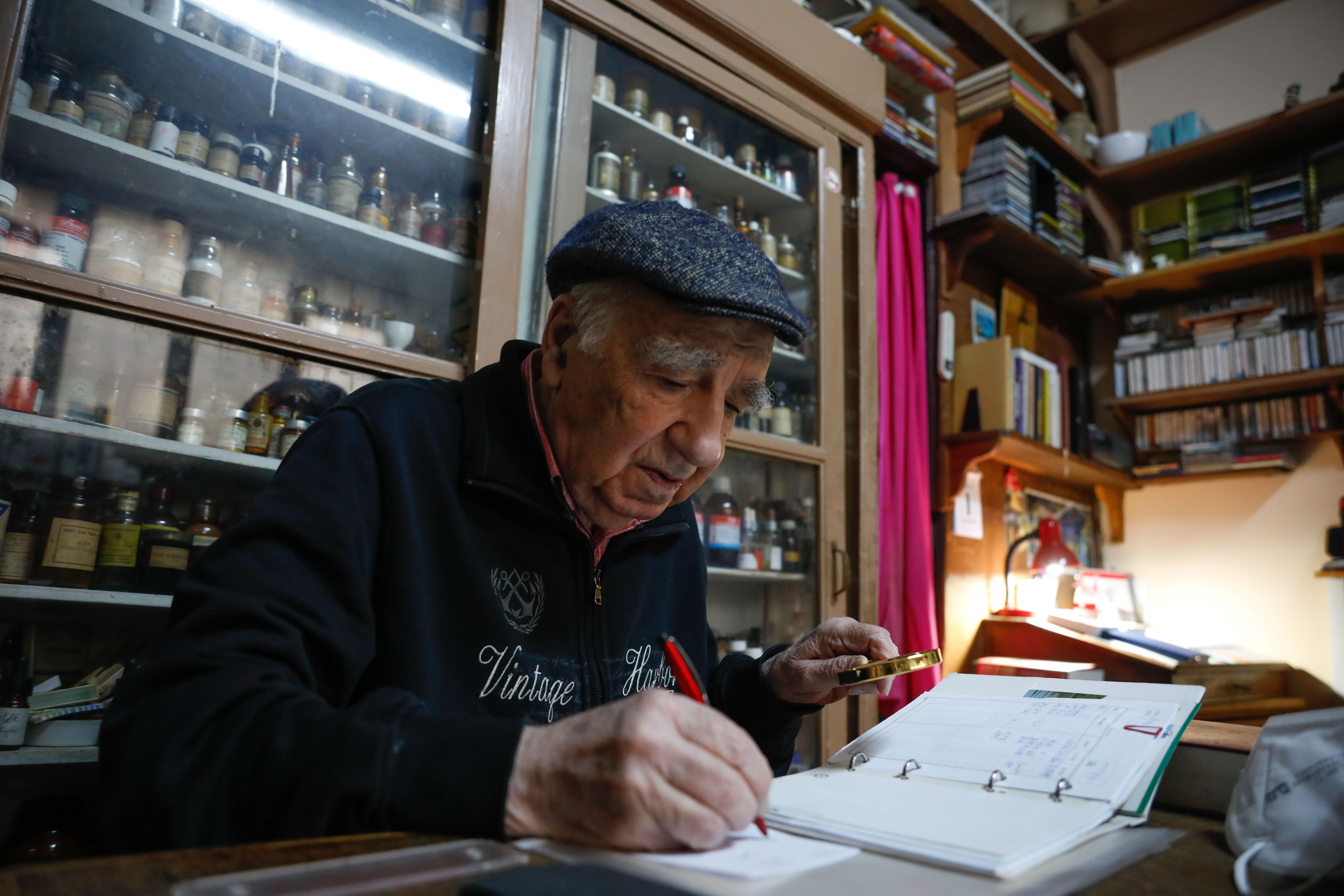 İstanbulun en eski eczanesi 119 yıldır şifa dağıtıyor