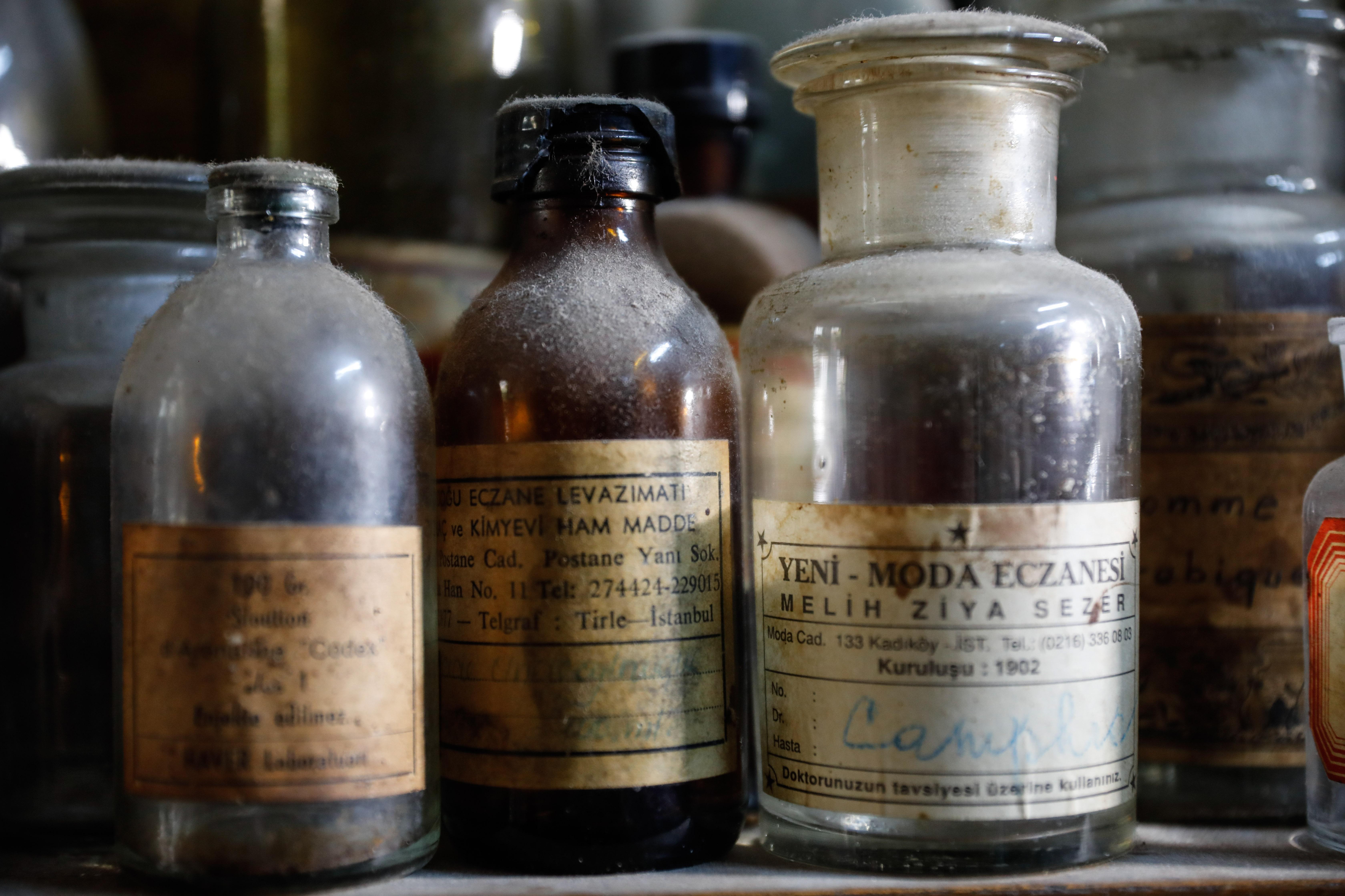 İstanbulun en eski eczanesi 119 yıldır şifa dağıtıyor