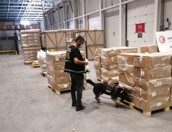 İstanbul Havalimanında operasyon: Uyuşturucu yapımında kullanılan 4,3 ton madde ele geçirildi