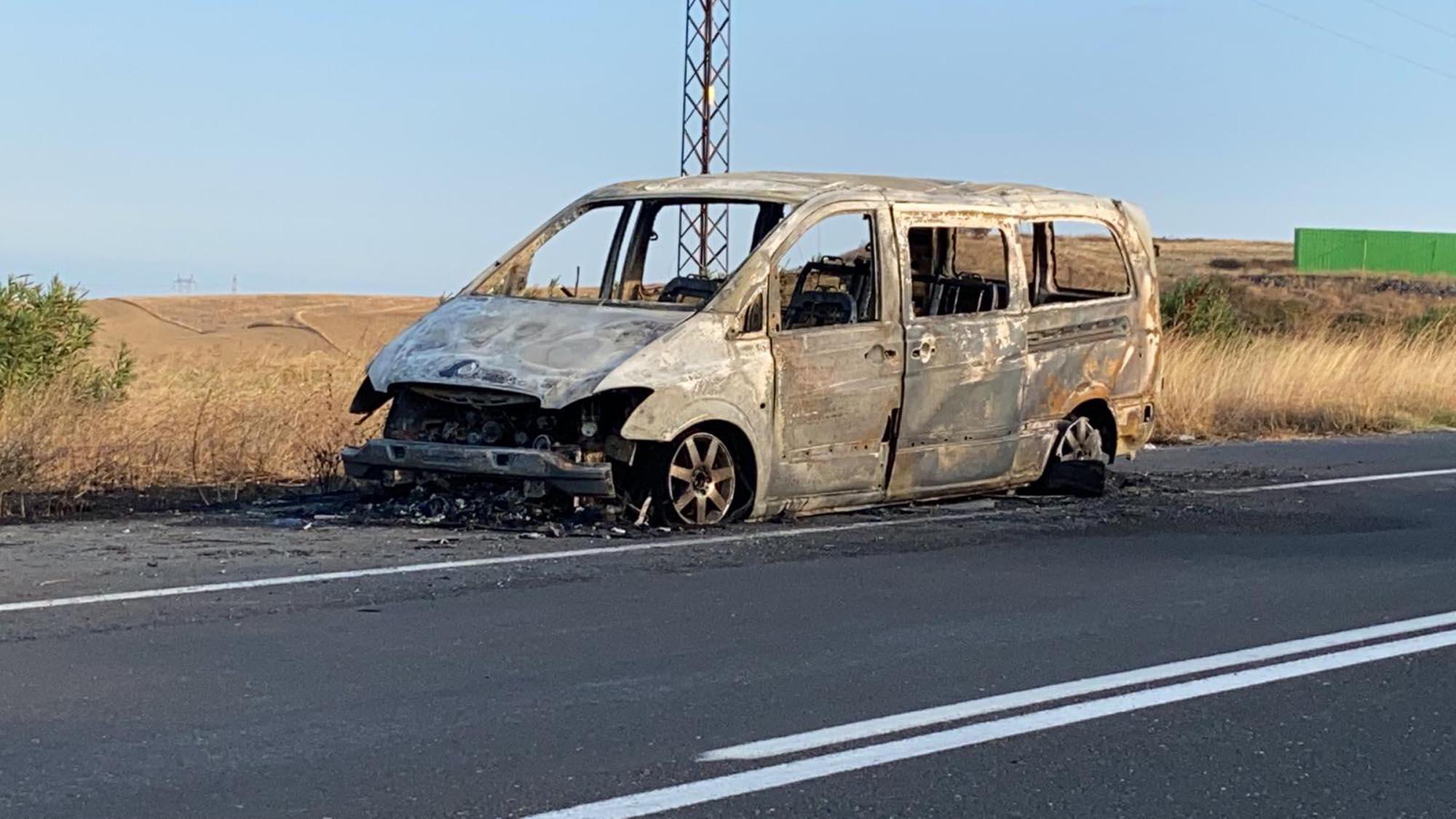 Tekirdağda 2 araç, alev alev yandı