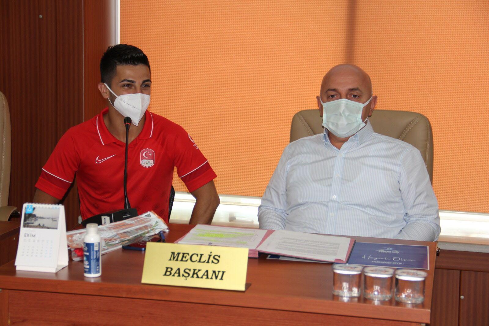 Darıca Belediyesi, Eray Şamdana daire hediye etti