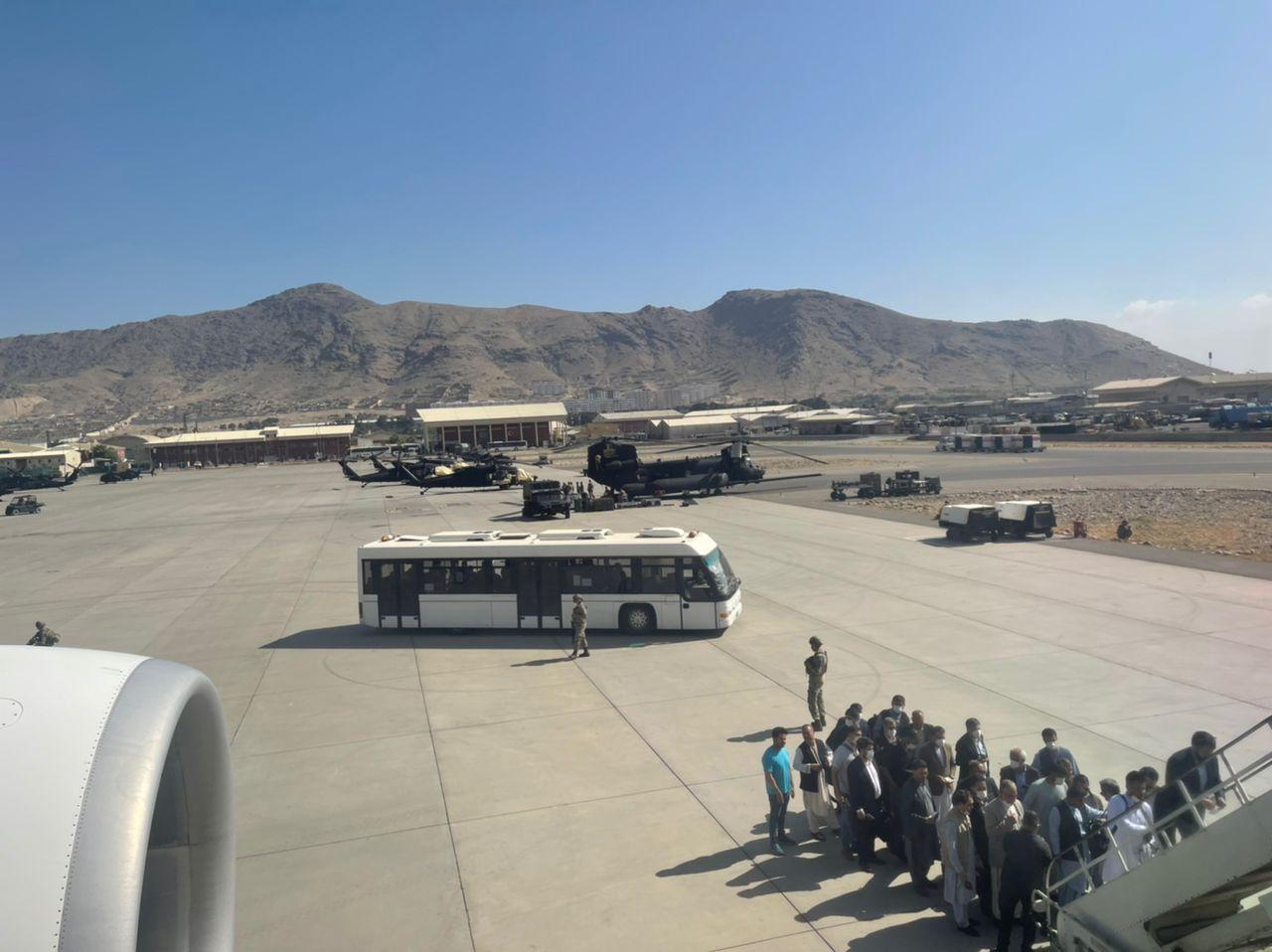 Kabilden Türkleri getiren THY uçağı İstanbul Havalimanına indi