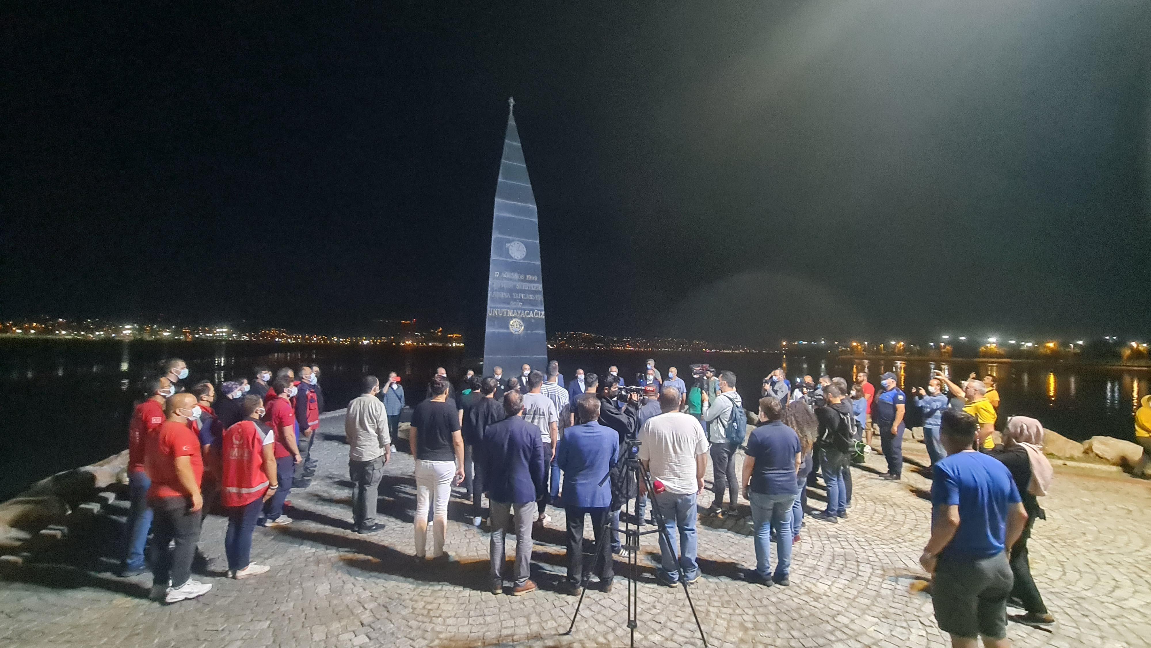 17 Ağustos depreminde yaşamını yitirenler törenlerle anıldı