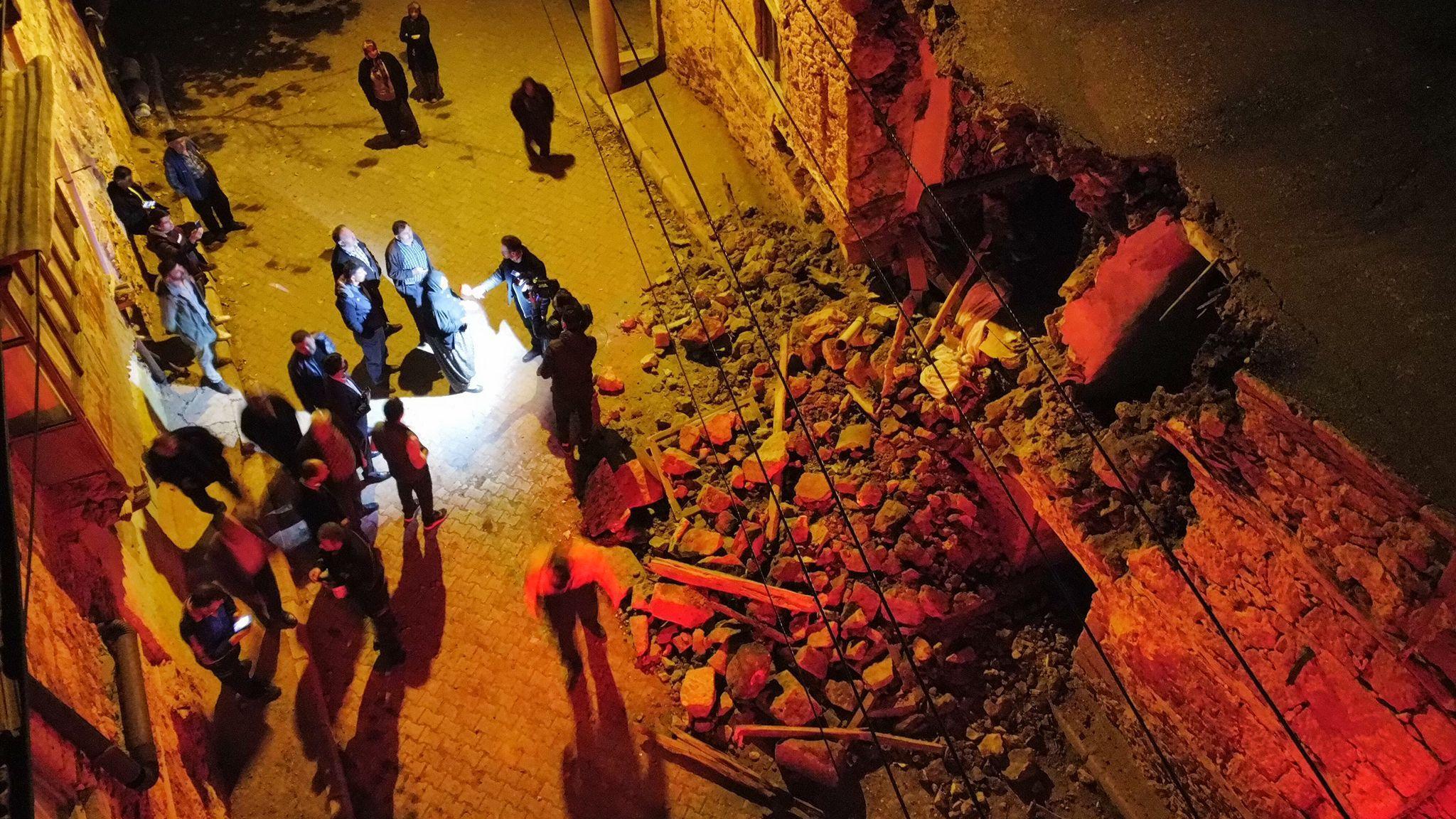 Konyadaki depremde 66 yapıda hasar oluştu