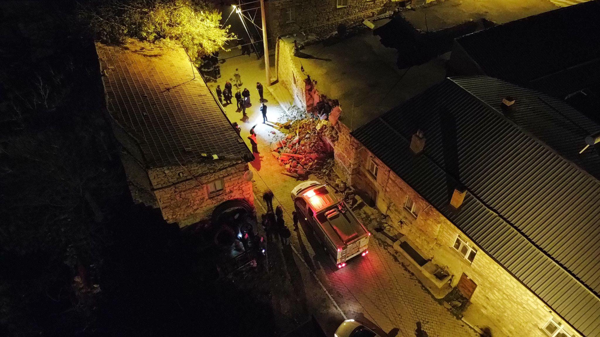 Konyadaki depremde 66 yapıda hasar oluştu