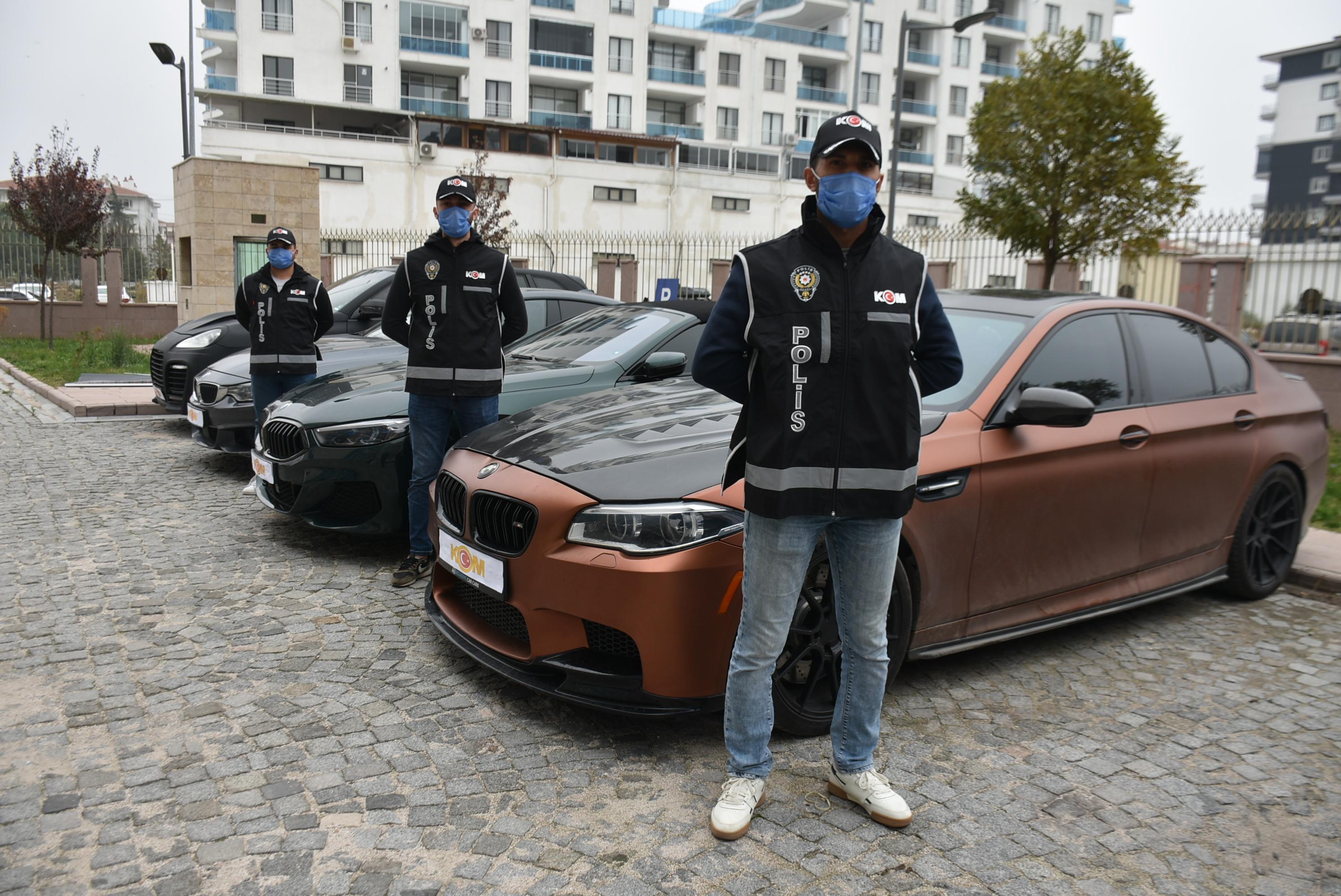 Ülkeye usulsüz yollardan milyonluk lüks araç getiren çeteye operasyon: 9 gözaltı