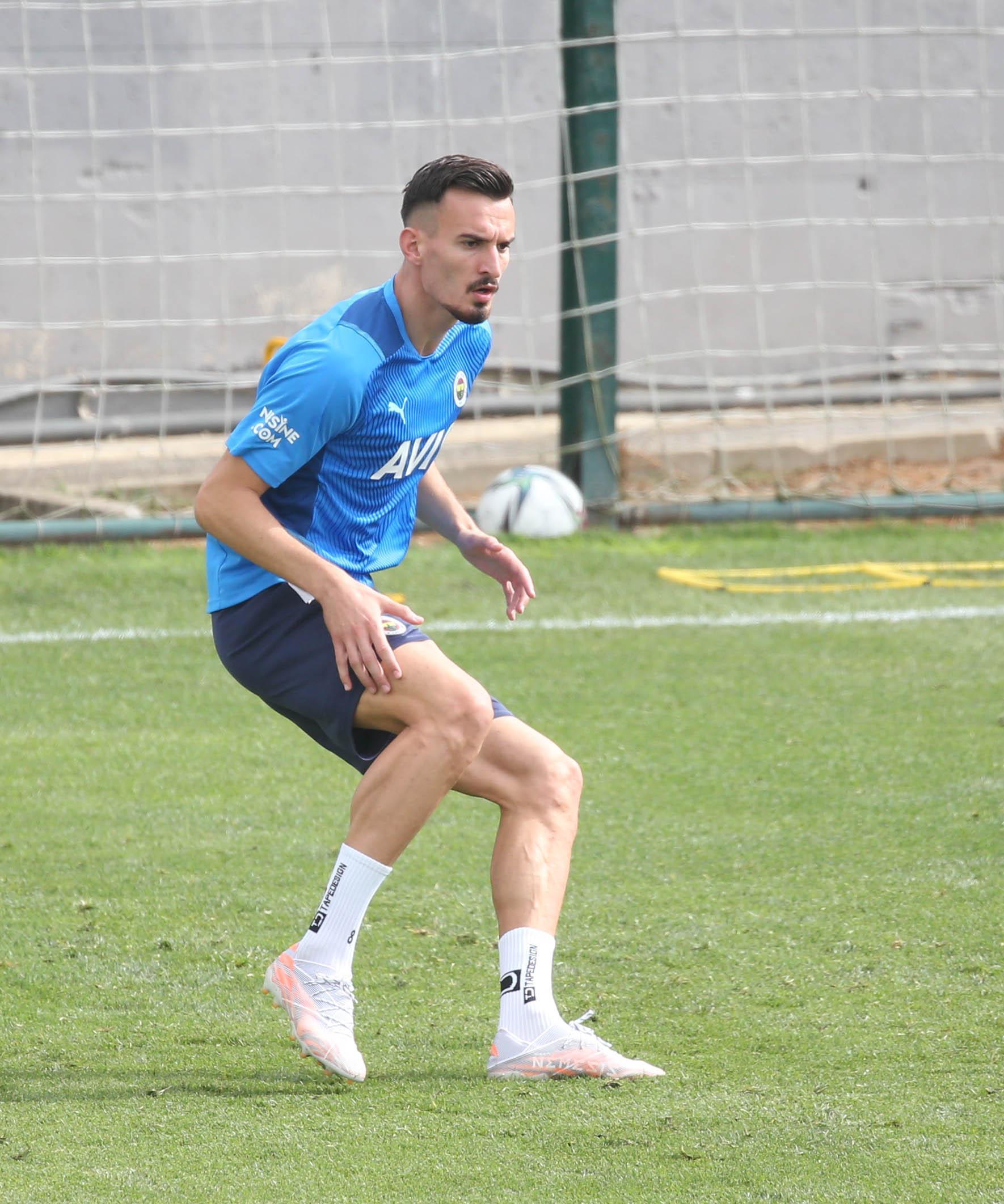 Fenerbahçede Berisha ve Meyer ilk antrenmanına çıktı