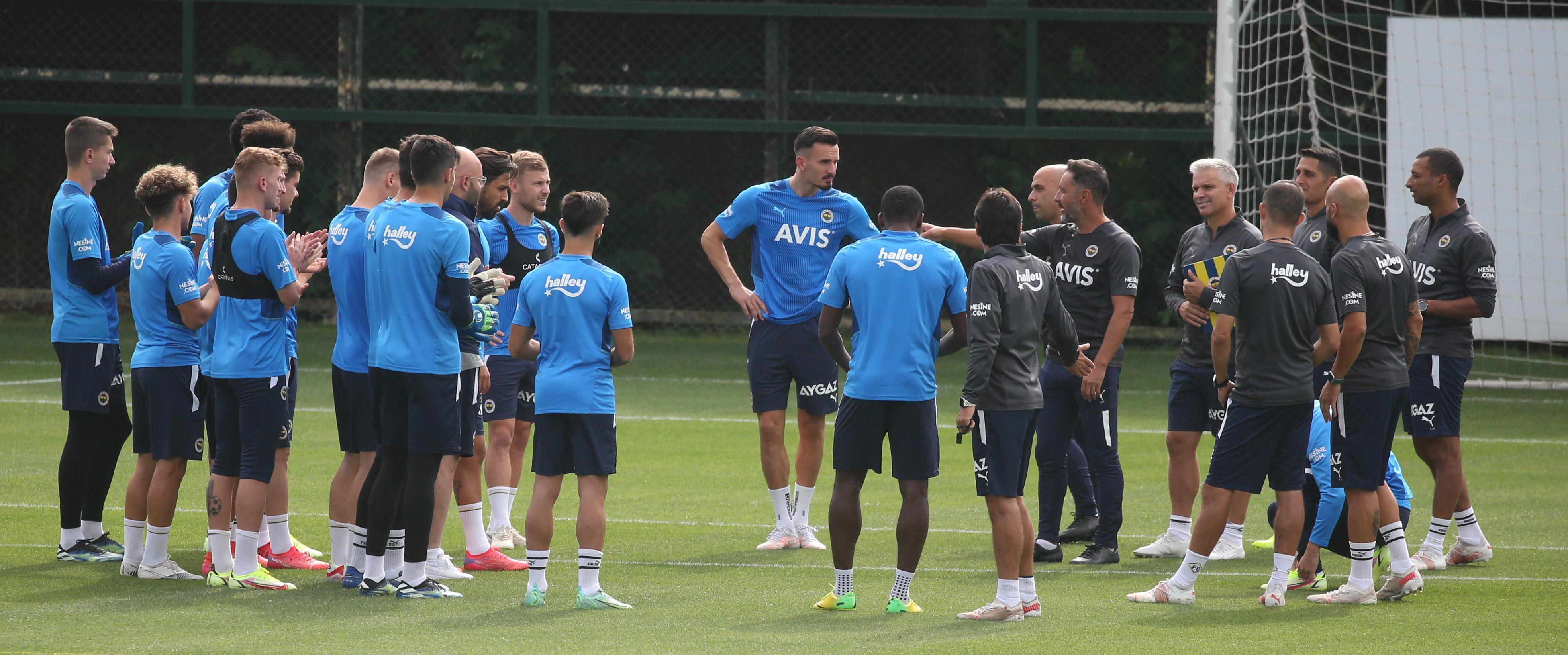 Fenerbahçede Berisha ve Meyer ilk antrenmanına çıktı