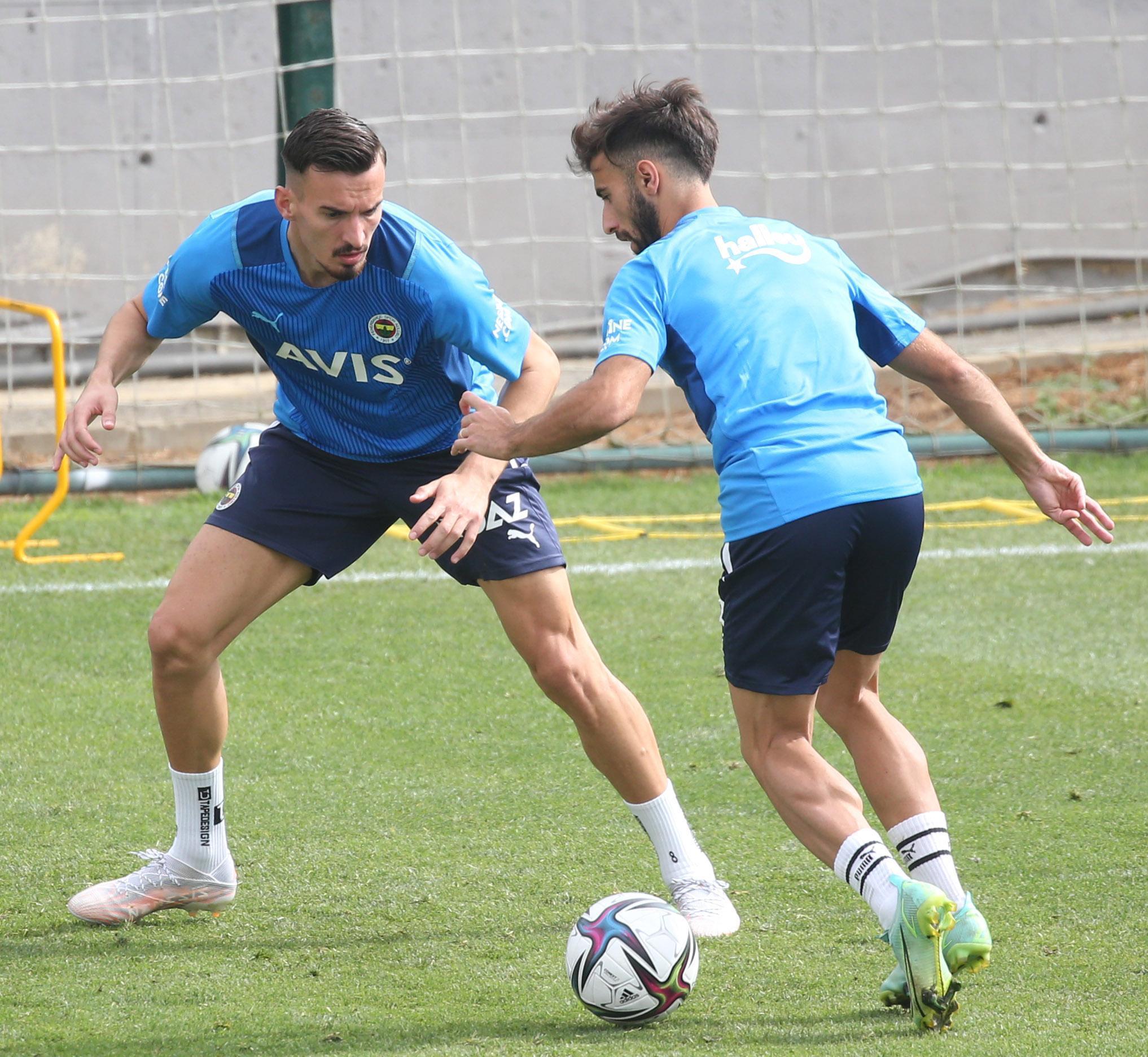 Fenerbahçede Berisha ve Meyer ilk antrenmanına çıktı