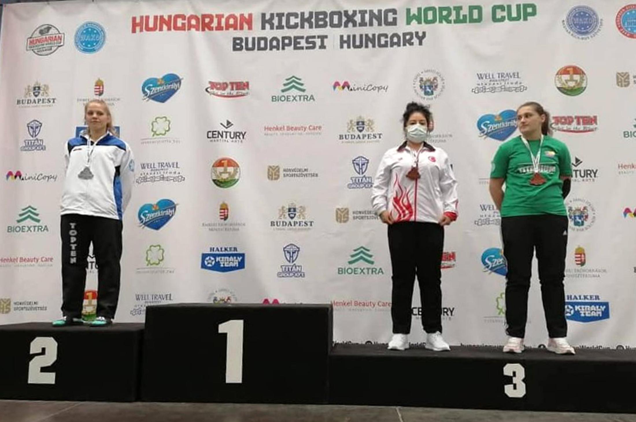 Burdurlu kick boks sporcusu dünya üçüncüsü oldu