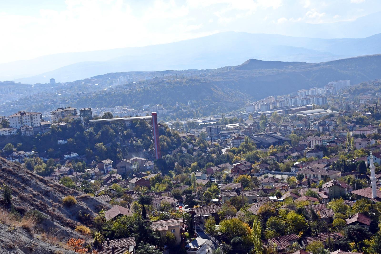 Karabükte 3 mahalle, kule asansörle birbirine bağlandı