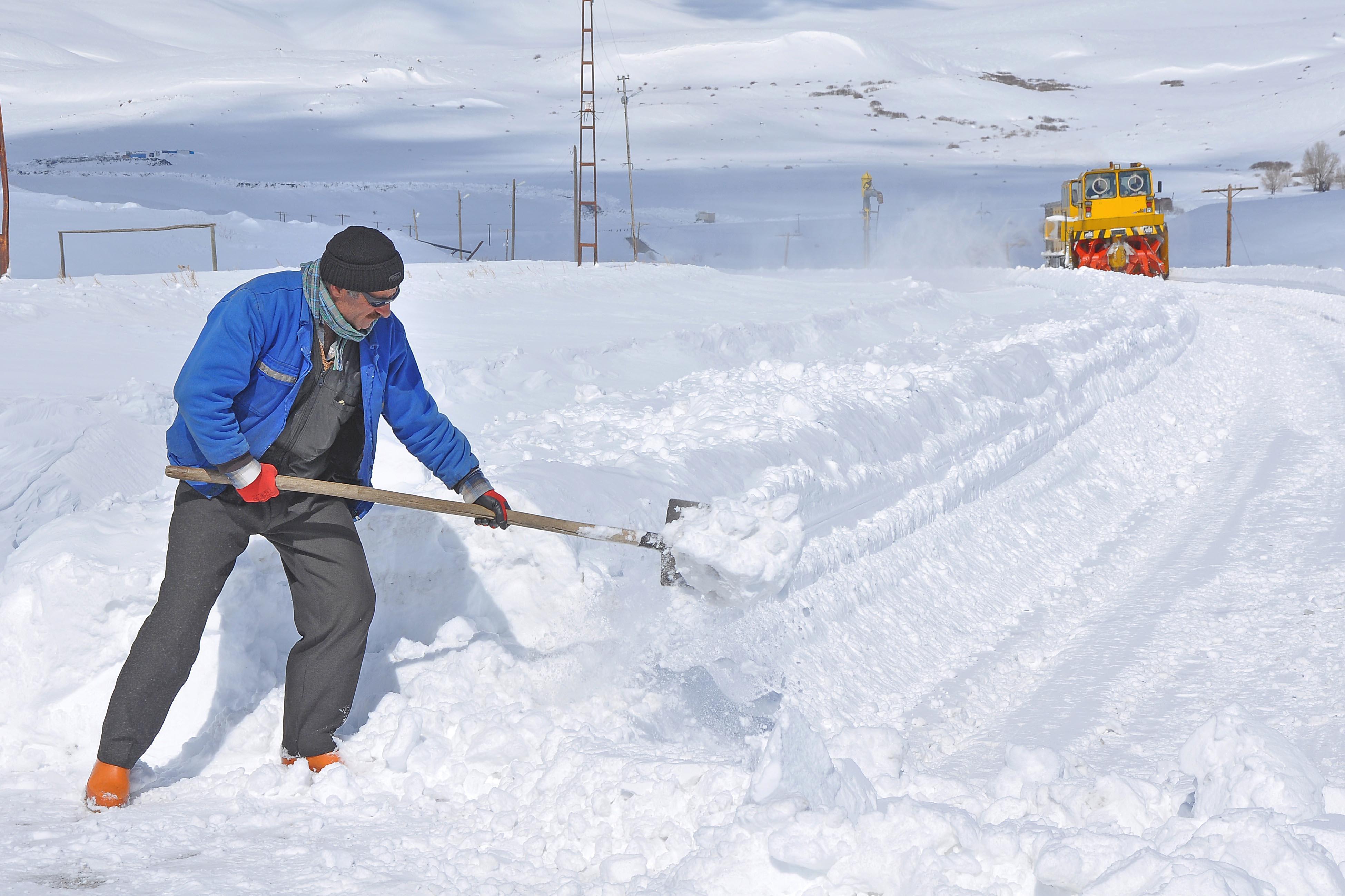 TCDD kar yağışına karşı alarma geçti
