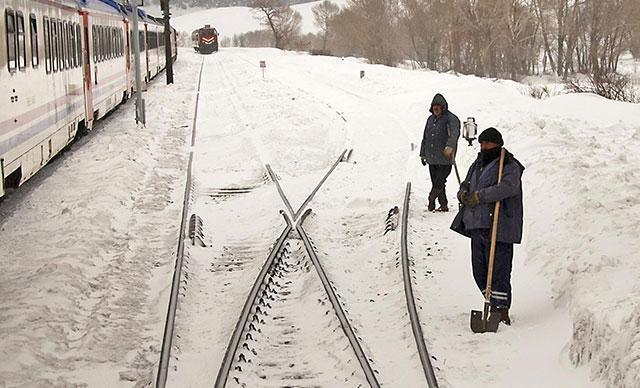 TCDD kar yağışına karşı alarma geçti