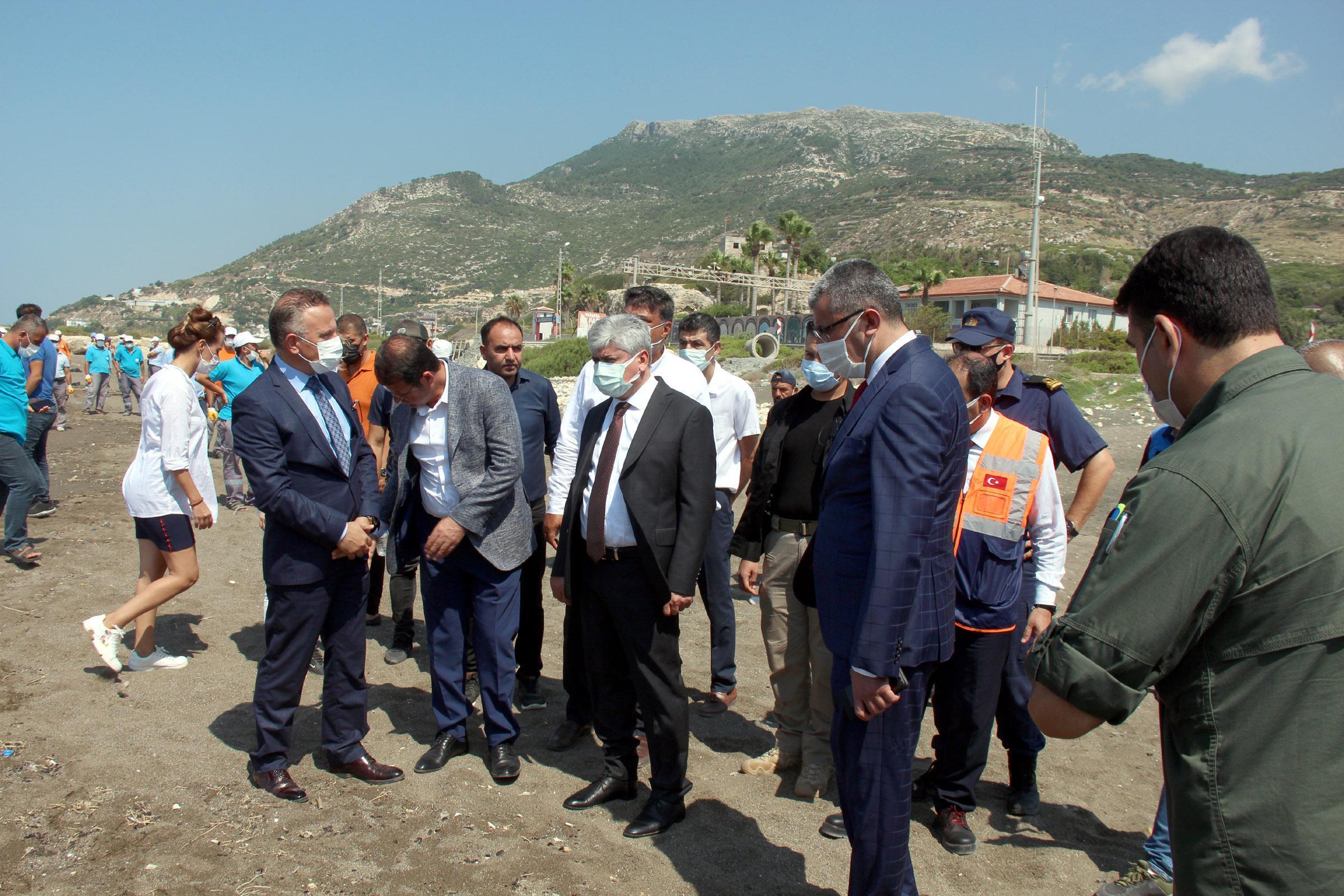Hatay Valisi Doğan: Hem denizden hem karadan müdahalemiz sürüyor