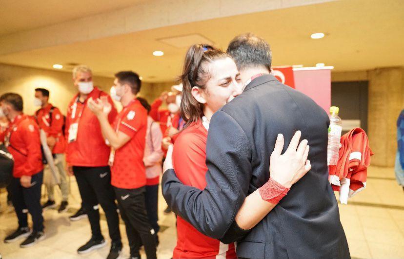 Bakan Kasapoğlu, şampiyon Golbol Kadın Milli Takımını tebrik etti