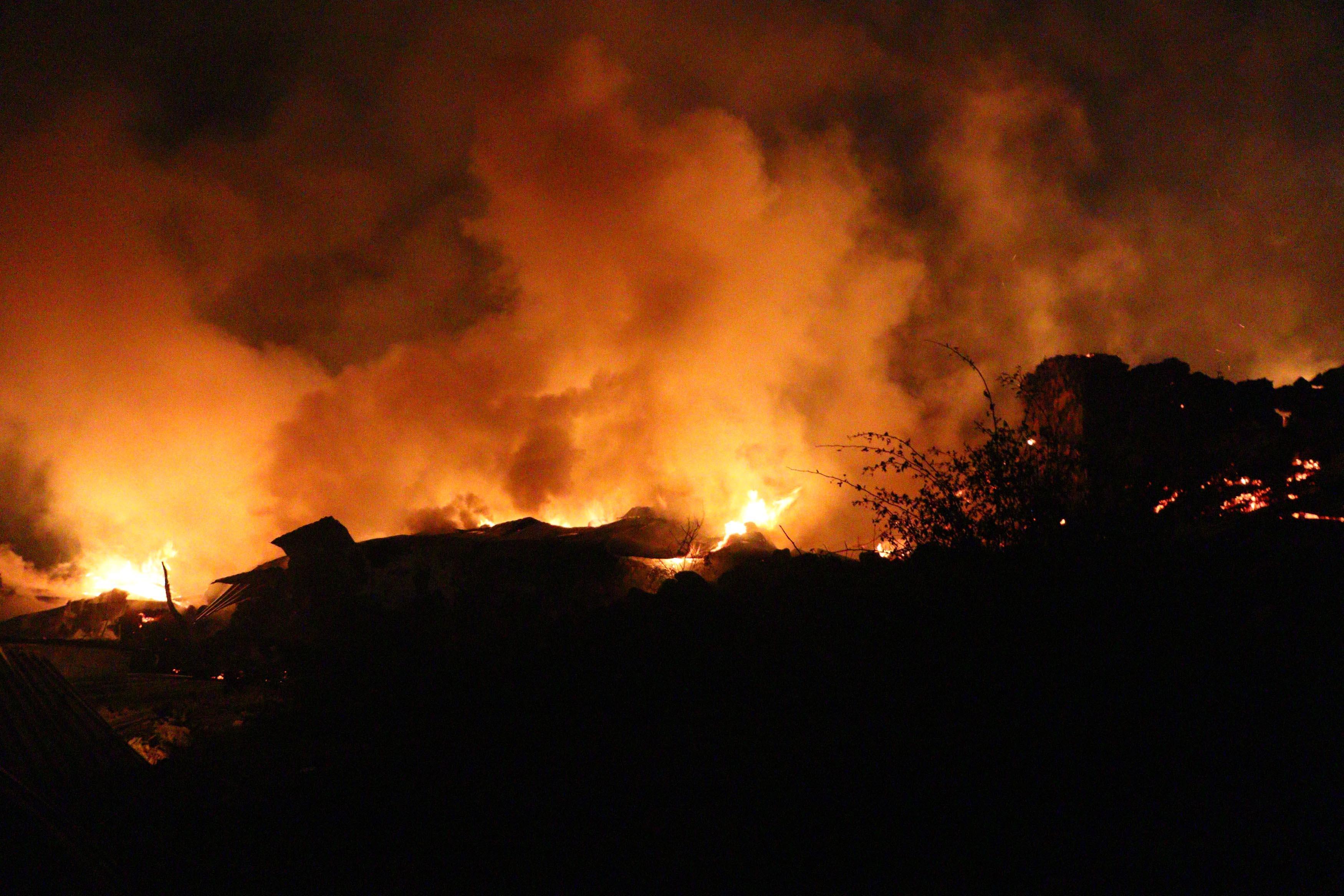 Ankarada köyde çıkan yangında 8 ev kül oldu
