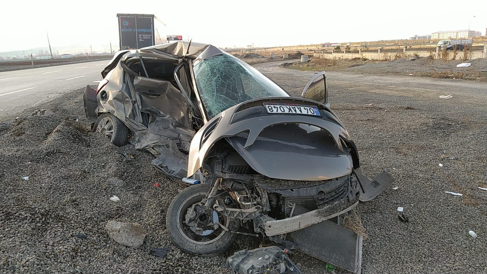 Ağrıda otomobiller çarpıştı; 4 aylık hamile Elif öldü, 3 kişi ağır yaralı