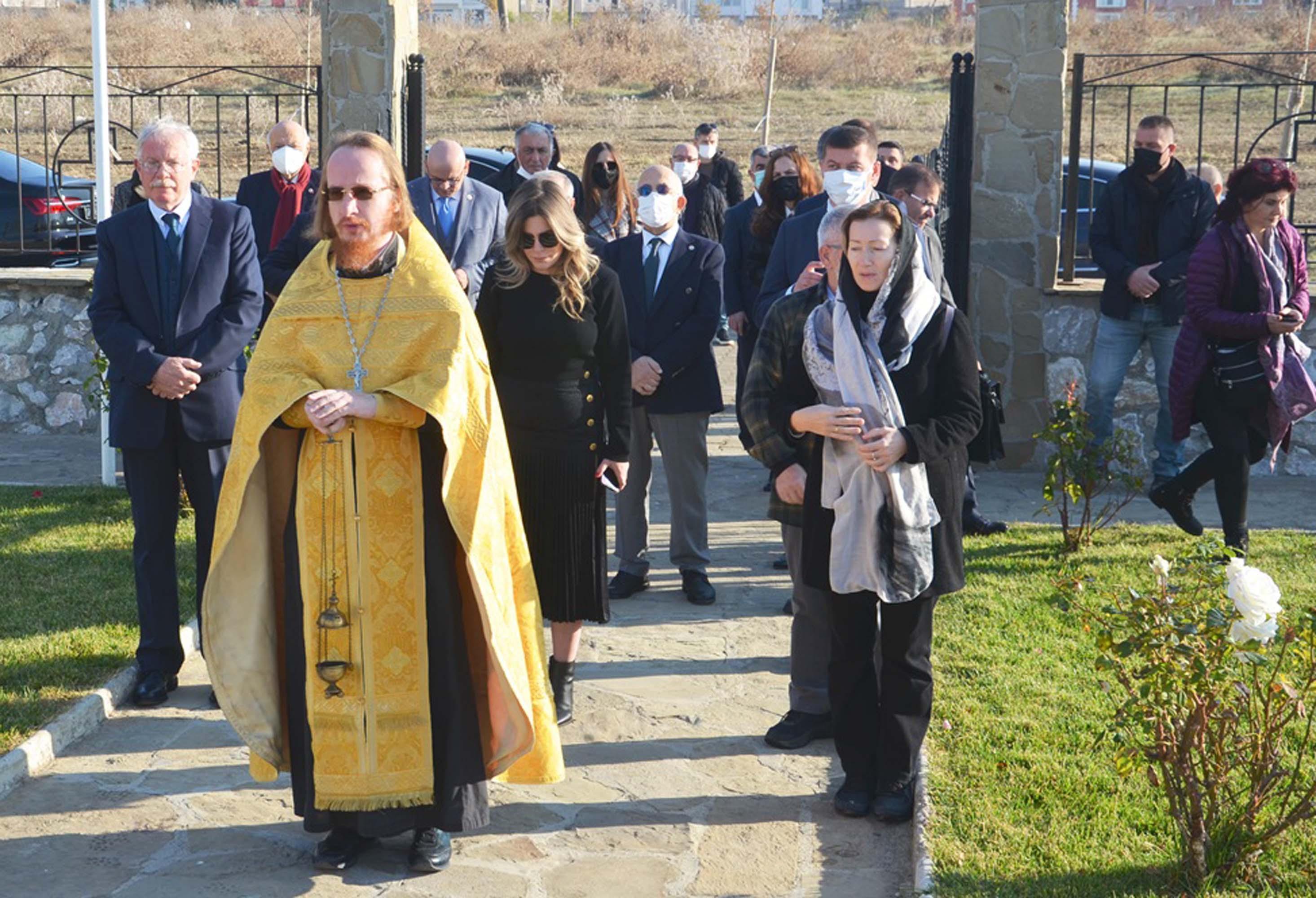 Geliboludaki Rus Anıtında Beyaz Rus anması