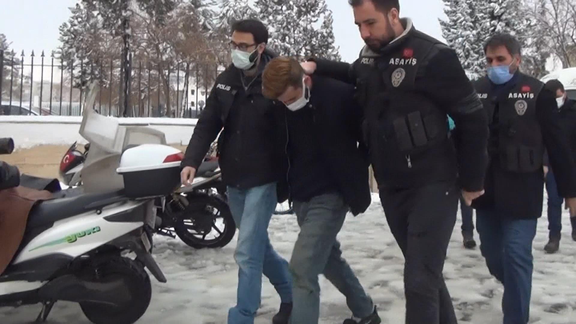 Kablolu cinayette katil, çay davetine giden arkadaş çıktı