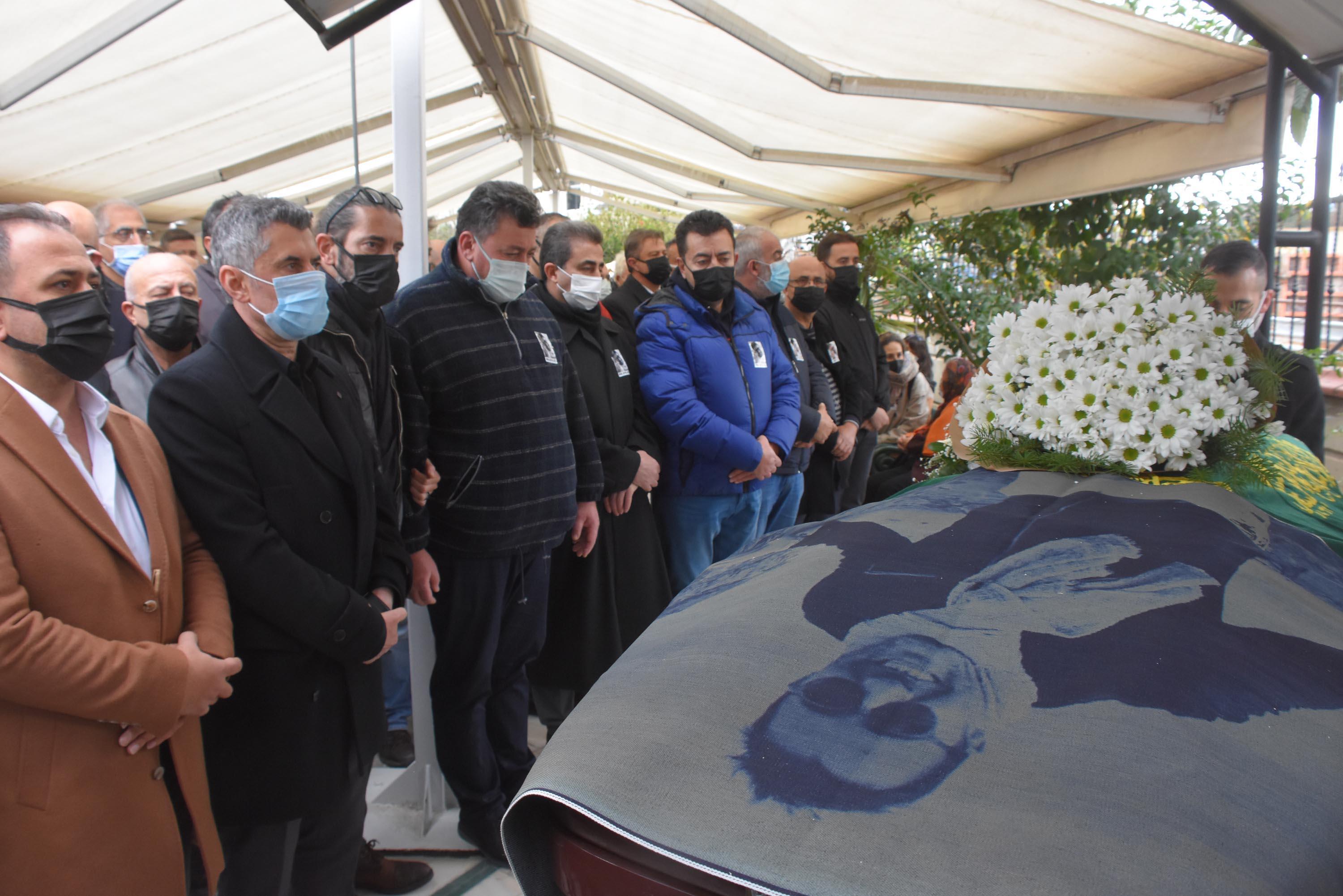 Hepsi Grubunun eski solisti Gülçinin erkek arkadaşı, son yolculuğuna uğurlandı