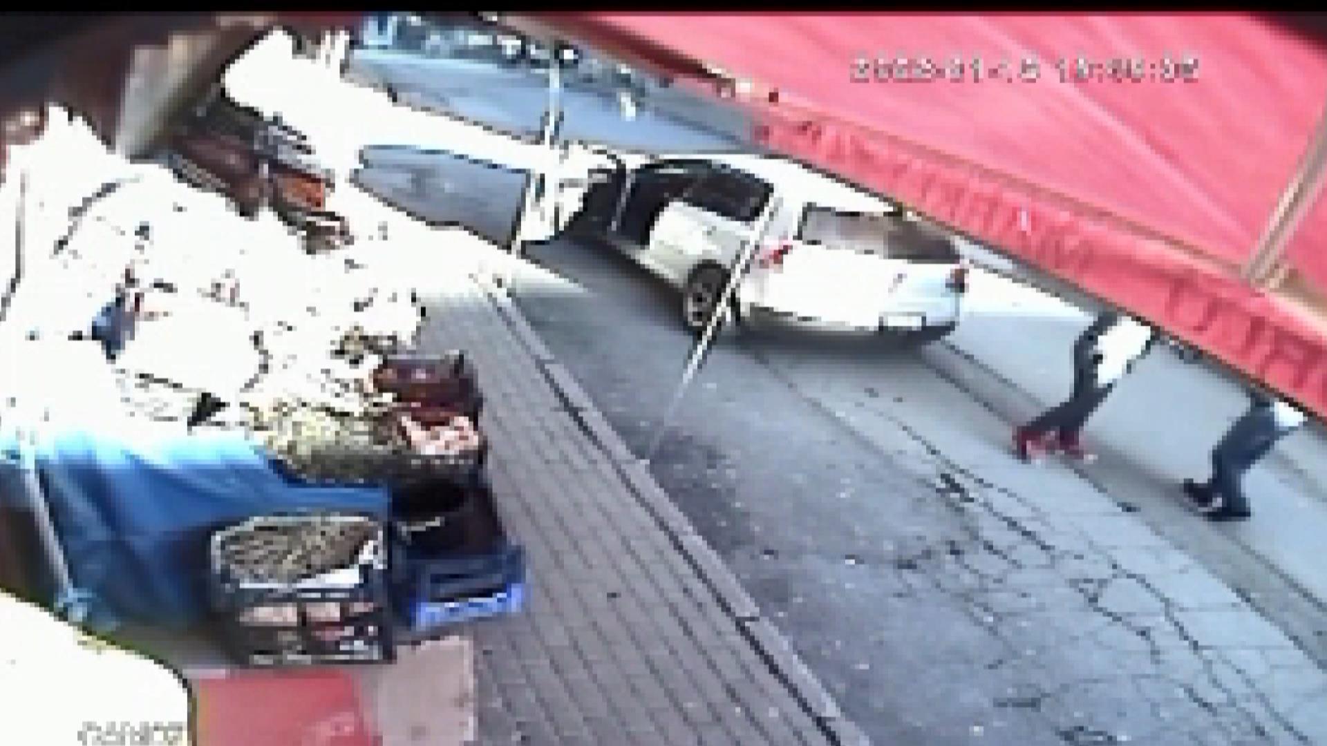 Avcılar’da gürültü kavgasında bir kişi silahla yaralandı