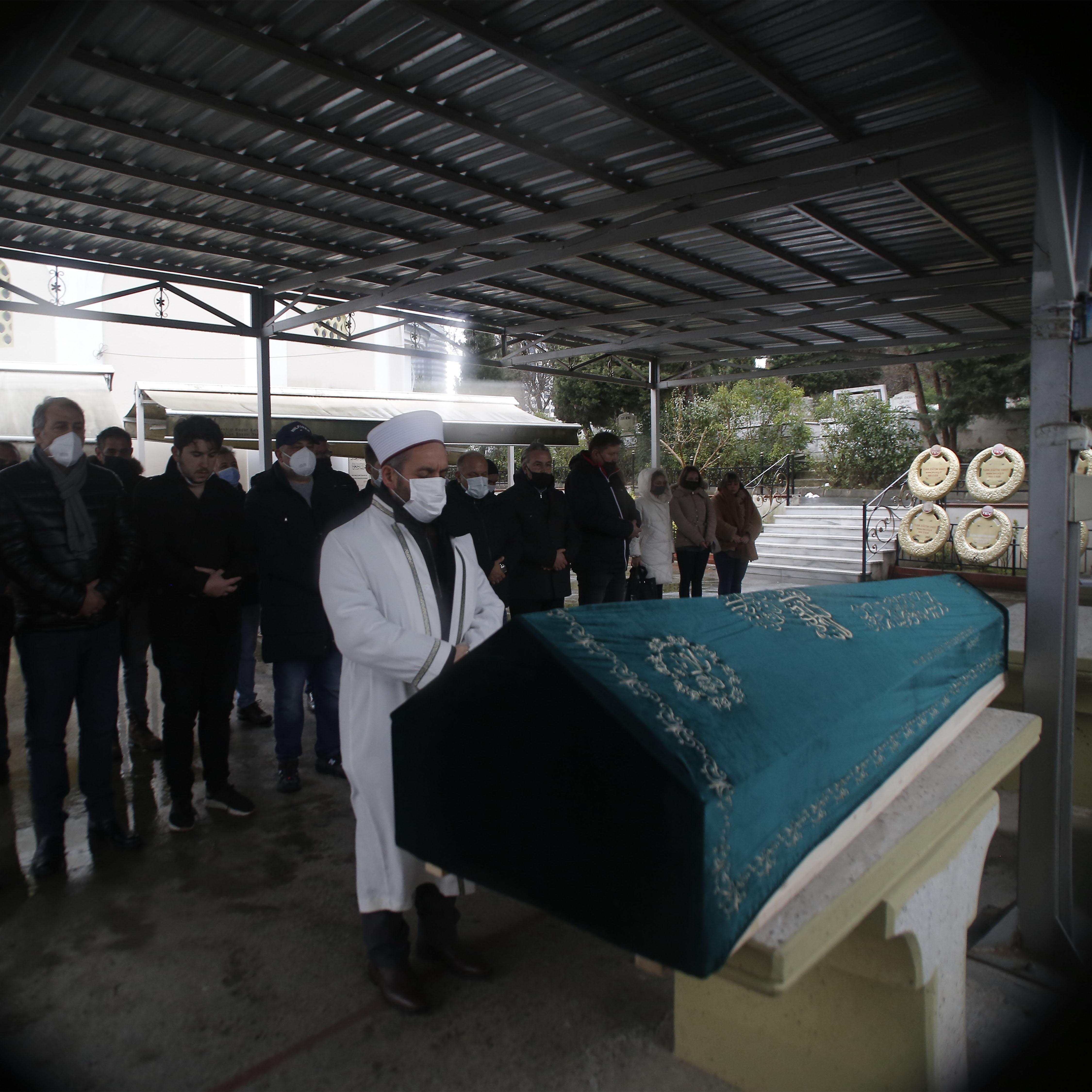 Belgin Dorukun oğlu son yolculuğuna uğurlandı