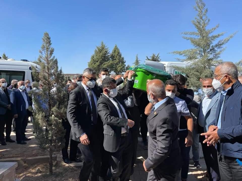 CHPli Veli Ağbabanın annesi toprağa verildi