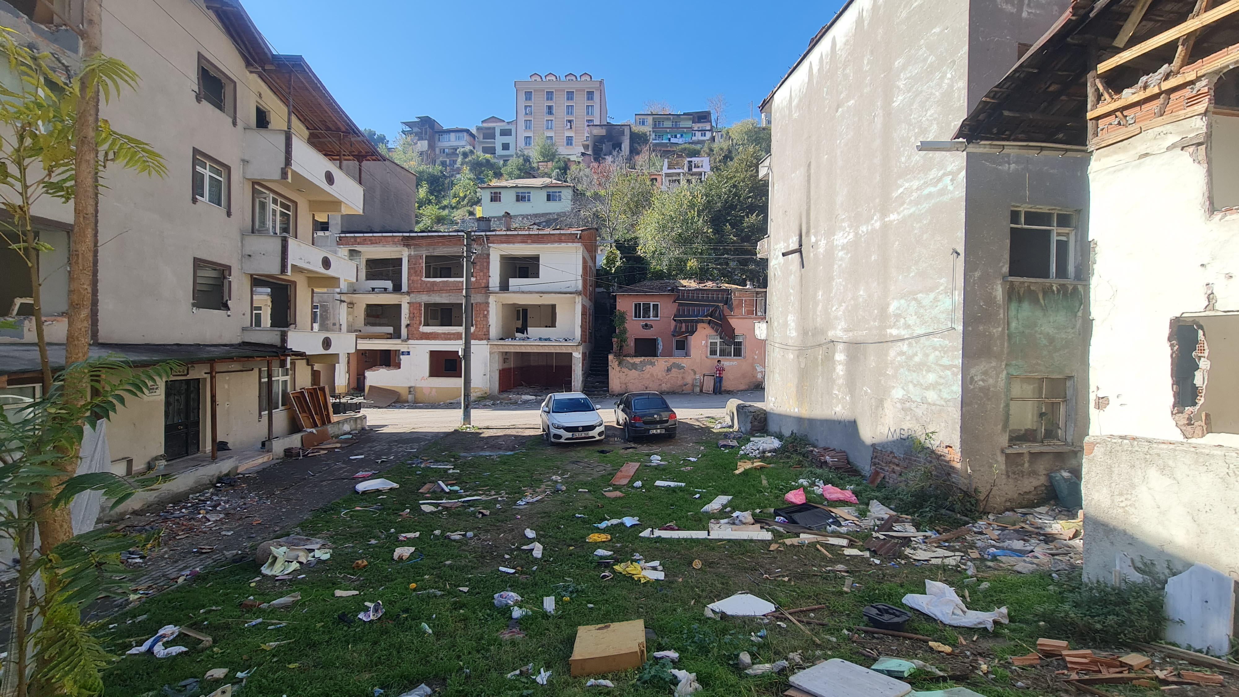 Kentsel dönüşüme giren mahalle hayalet şehre döndü