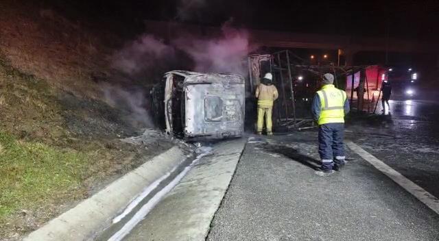 Kuzey Marmara Otoyolunda devrilen kamyonun sürücüsü yanarak öldü