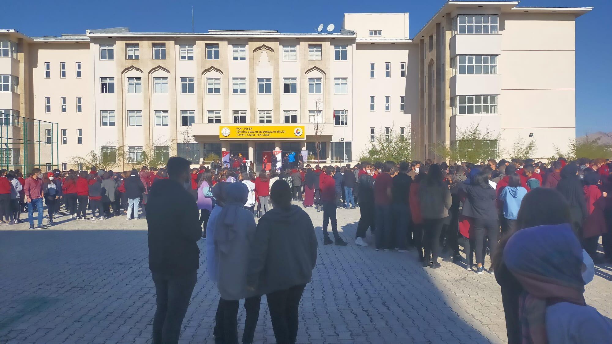 Vanda, depremin 10uncu yıl dönümünde 1553 okulda tatbikat