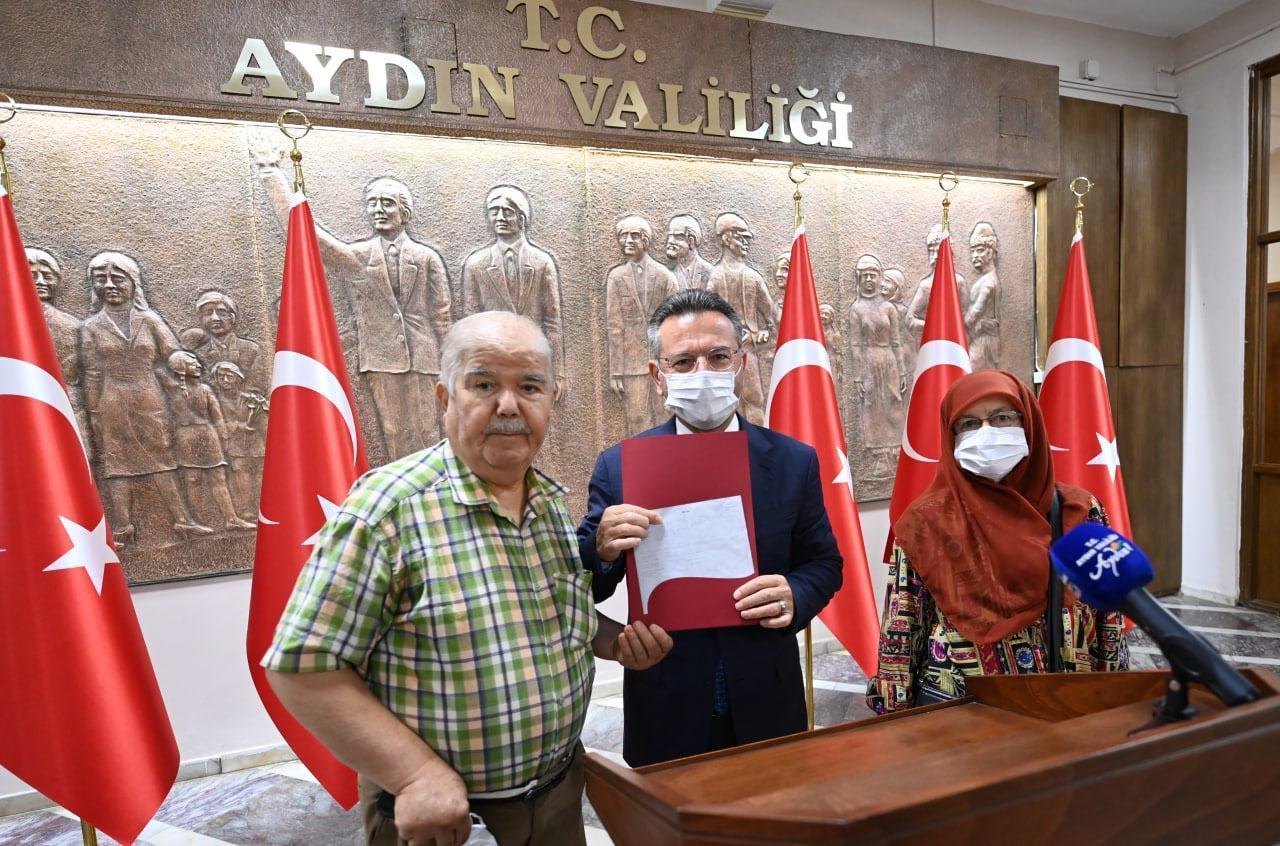 Aydınlı çift, AFAD’ın yardım kampanyasına 150 bin lira bağışladı