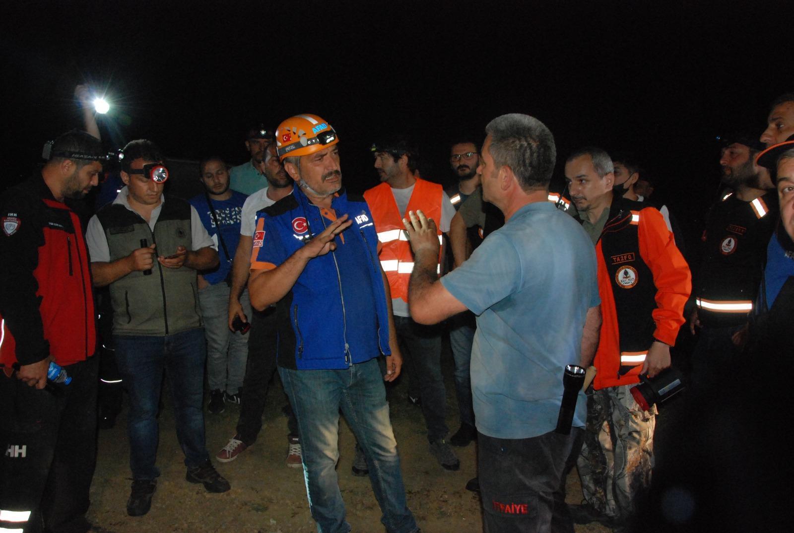 Bartında ormanda kaybolan 2 kız kardeş uyurken bulundu