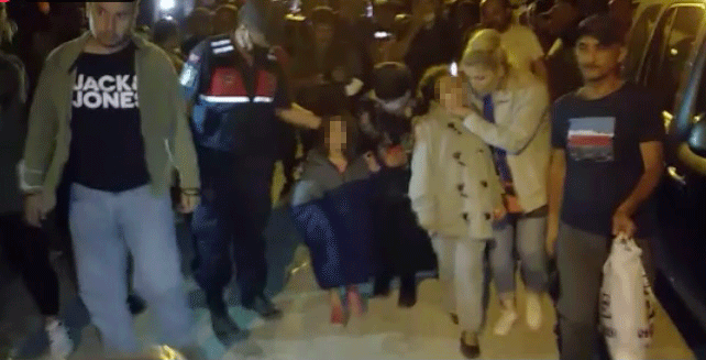 Bartında ormanda kaybolan 2 kız kardeş uyurken bulundu