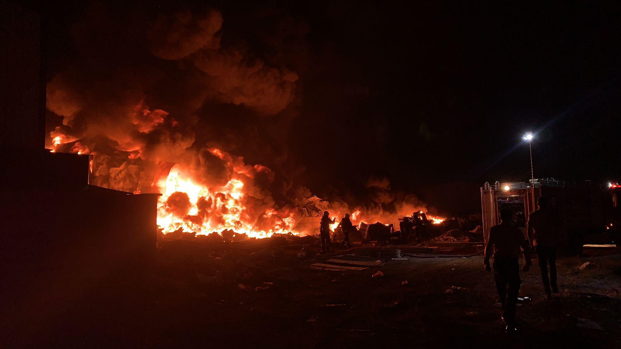 Konyada plastik fabrikasında yangın