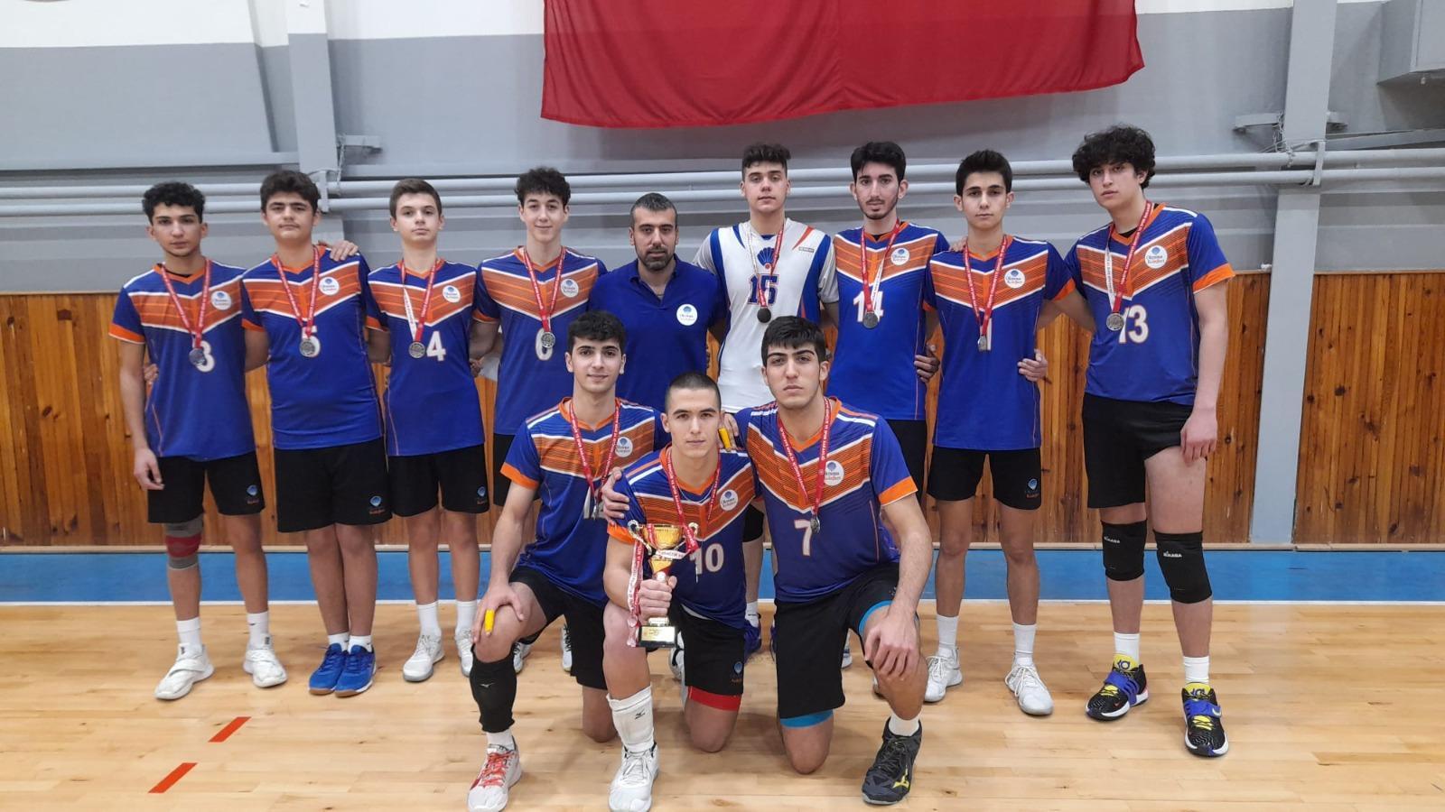 Okyanus Kolejlerinden basketbol ve voleybolda büyük başarı