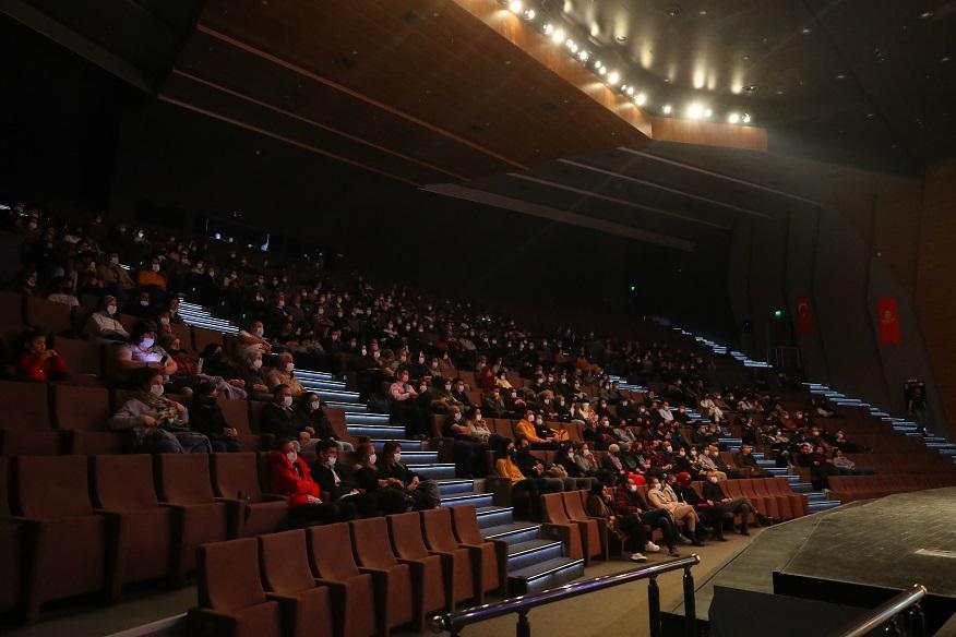 Mavi Kuş Başakşehir’de seyirciyle buluştu